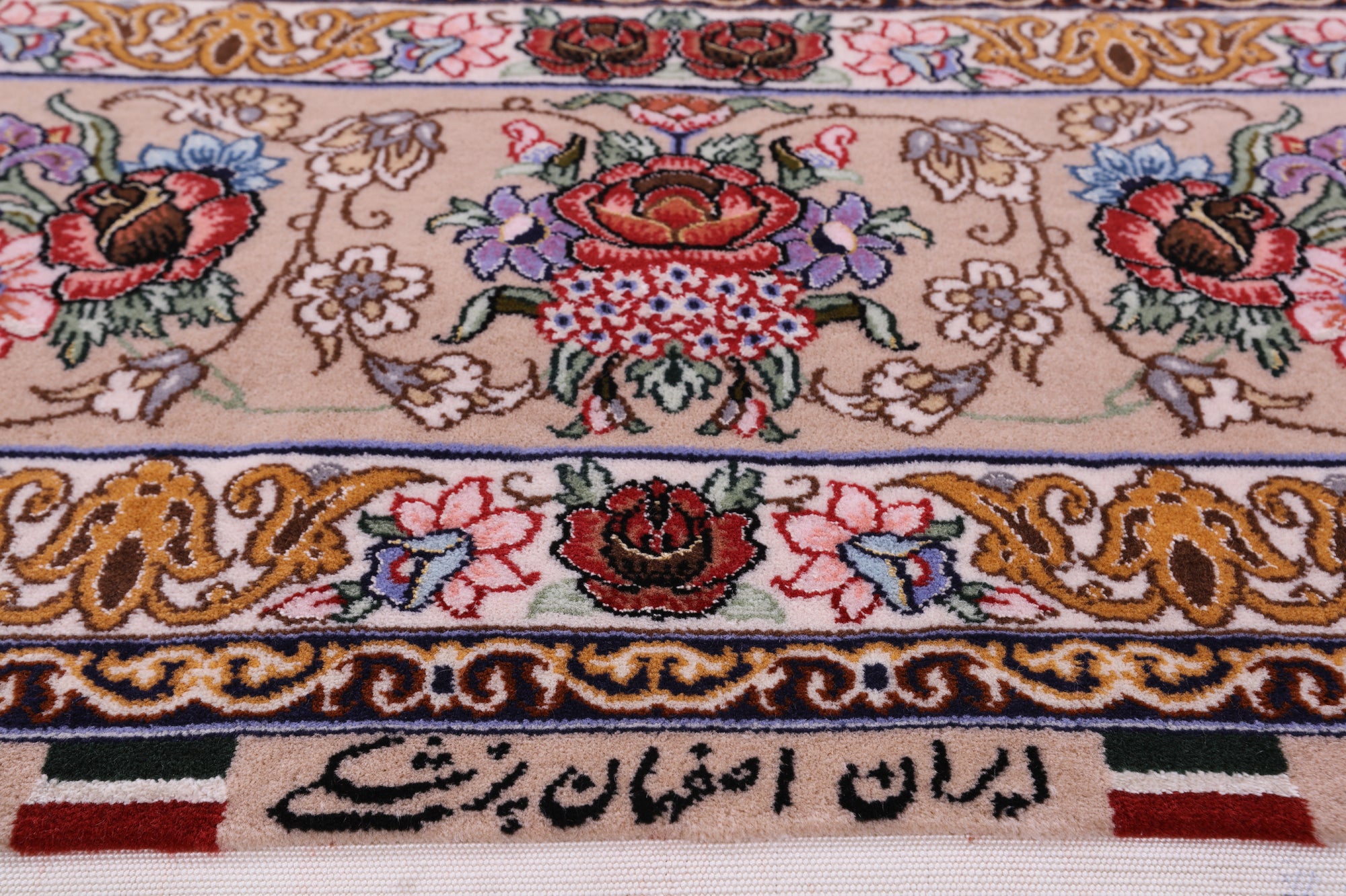 Ivory Isfahan Authentic Persian Hand Knotted Wool & Silk Area Rug - 5' 1" X 7' 8" - Golden Nile