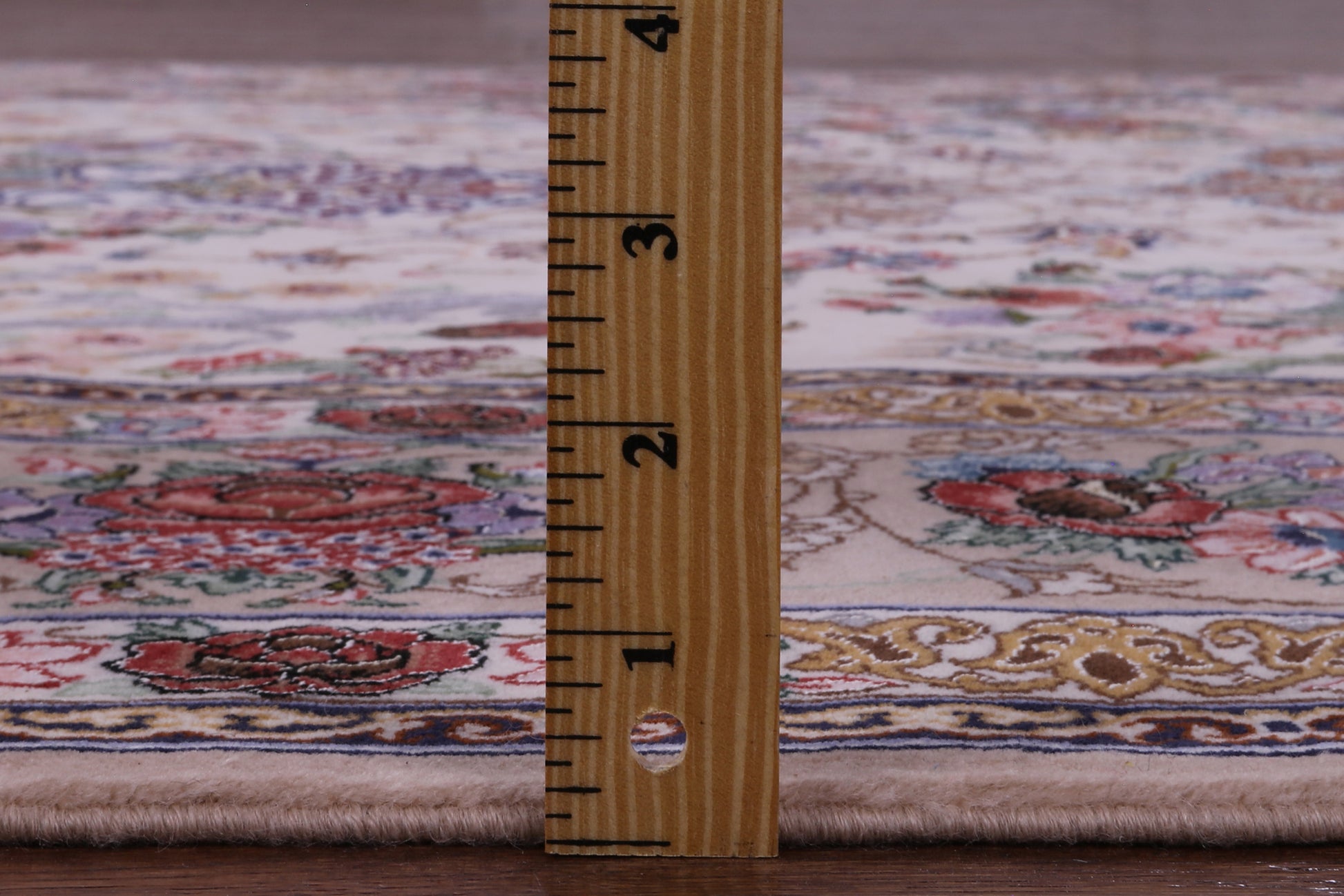 Ivory Isfahan Authentic Persian Hand Knotted Wool & Silk Area Rug - 5' 1" X 7' 8" - Golden Nile