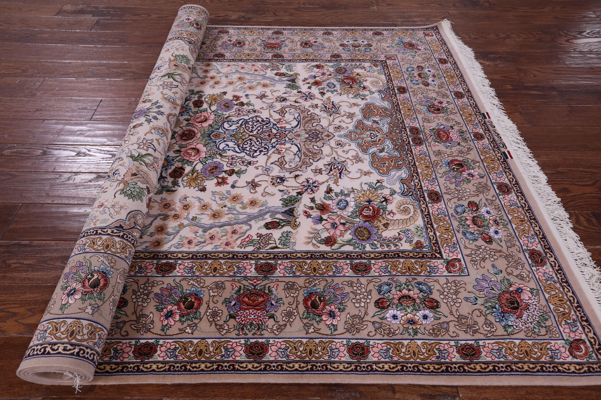 Ivory Isfahan Authentic Persian Hand Knotted Wool & Silk Area Rug - 5' 1" X 7' 8" - Golden Nile