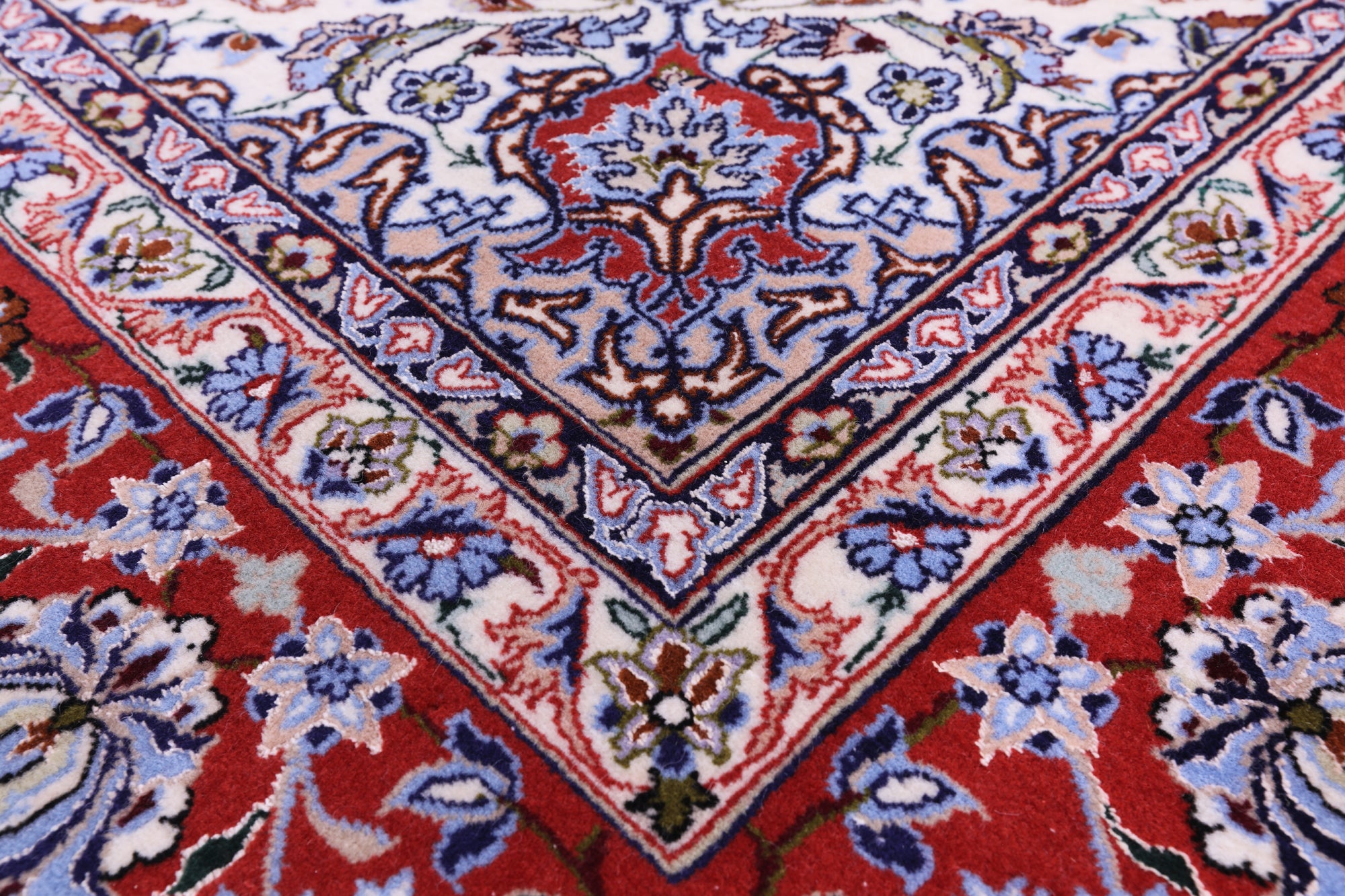 Isfahan Authentic Persian Hand Knotted Wool & Silk Area Rug - 5' 1" X 8' 0" - Golden Nile