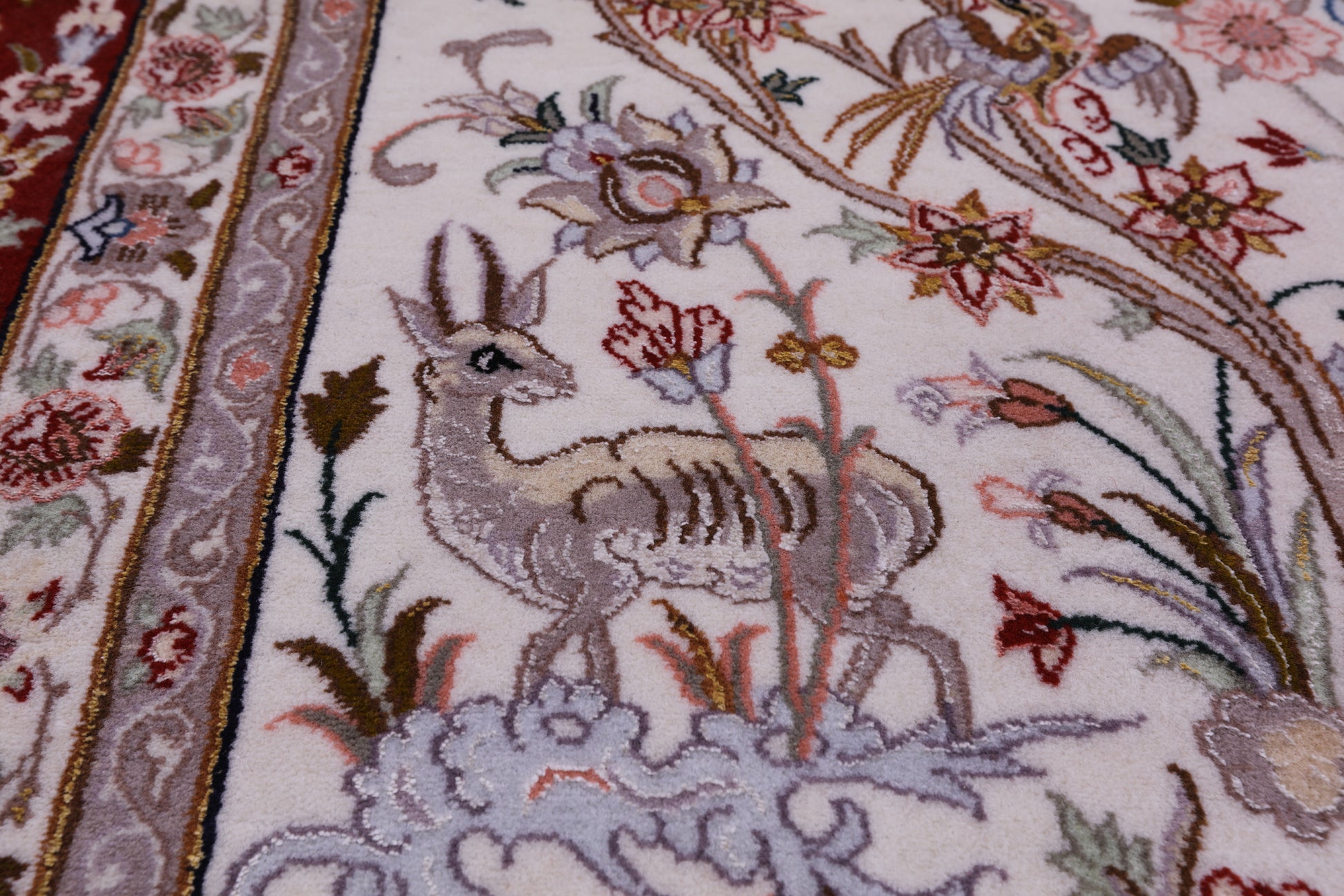Ivory Isfahan Authentic Persian Hand Knotted Wool & Silk Area Rug - 5' 1" X 7' 11" - Golden Nile