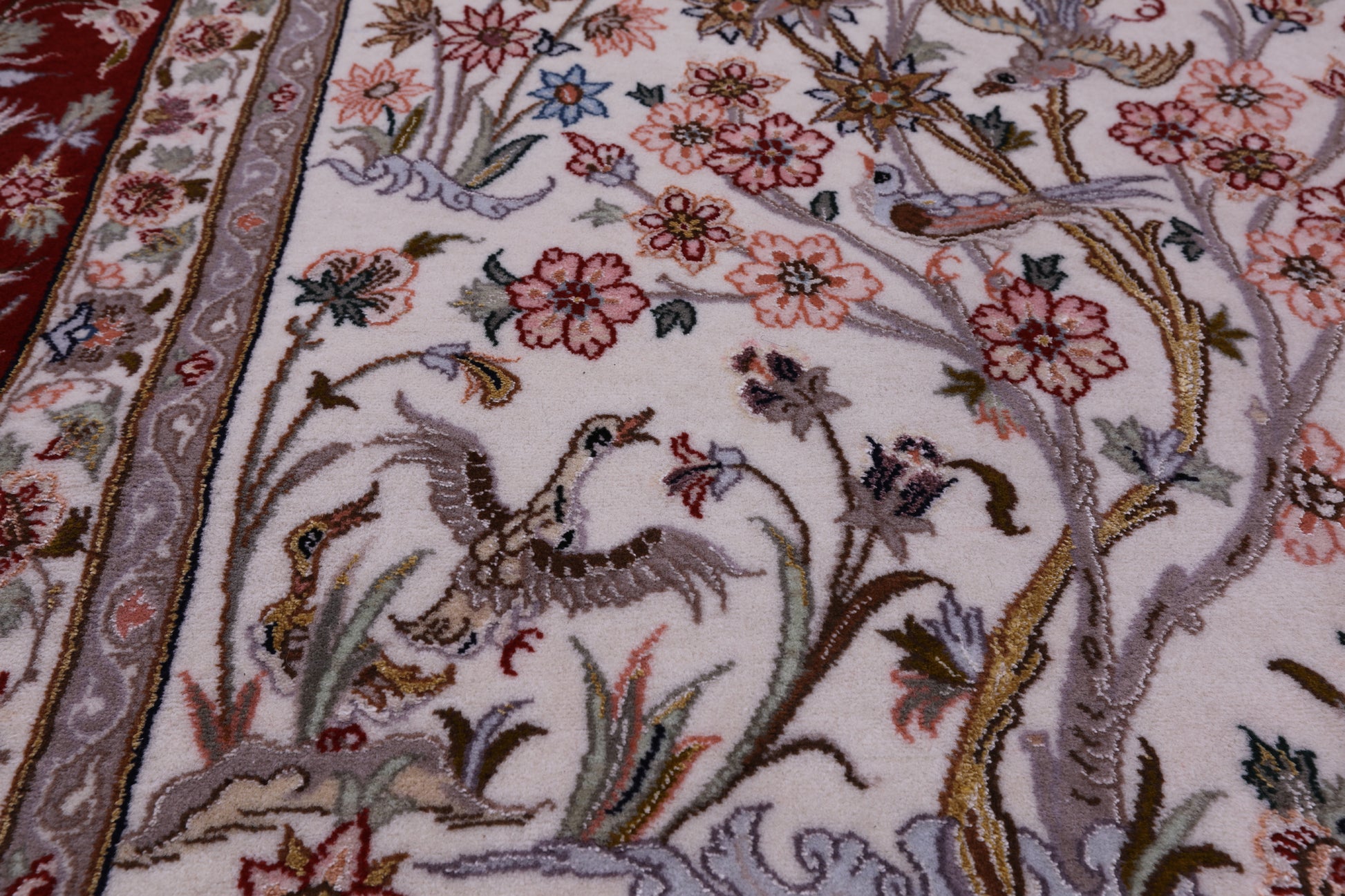 Ivory Isfahan Authentic Persian Hand Knotted Wool & Silk Area Rug - 5' 1" X 7' 11" - Golden Nile