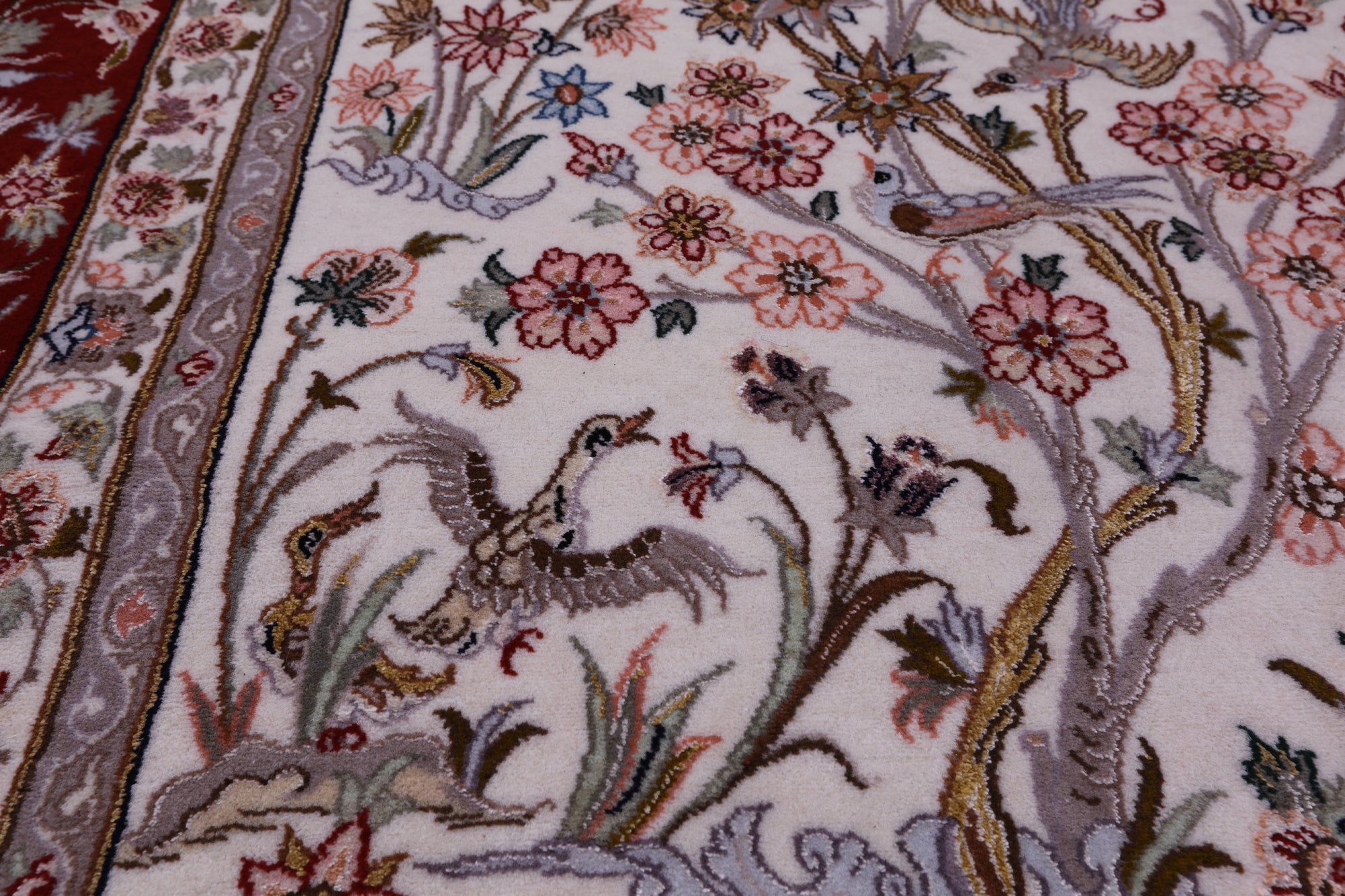 Ivory Isfahan Authentic Persian Hand Knotted Wool & Silk Area Rug - 5' 1" X 7' 11" - Golden Nile