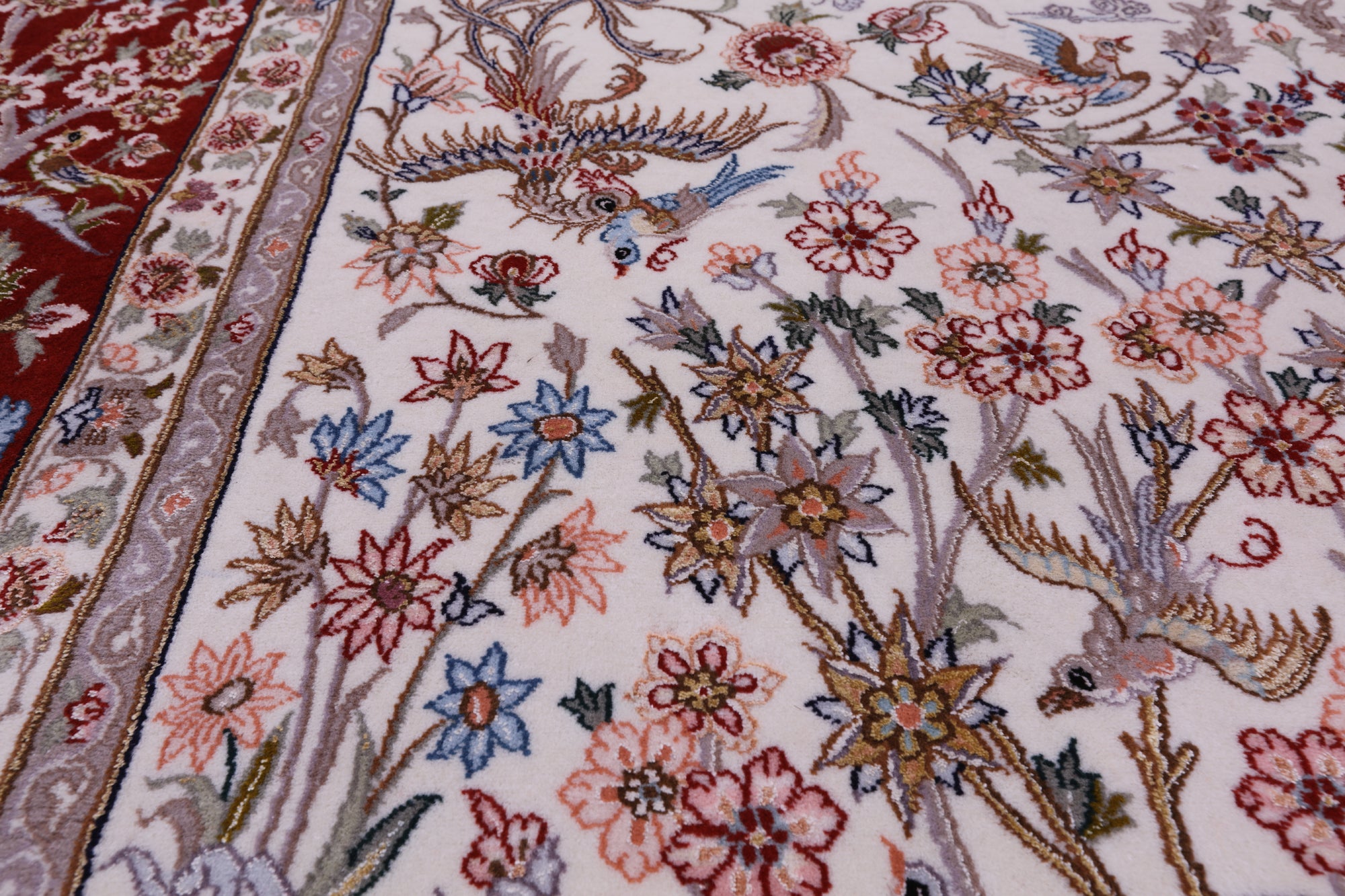 Ivory Isfahan Authentic Persian Hand Knotted Wool & Silk Area Rug - 5' 1" X 7' 11" - Golden Nile