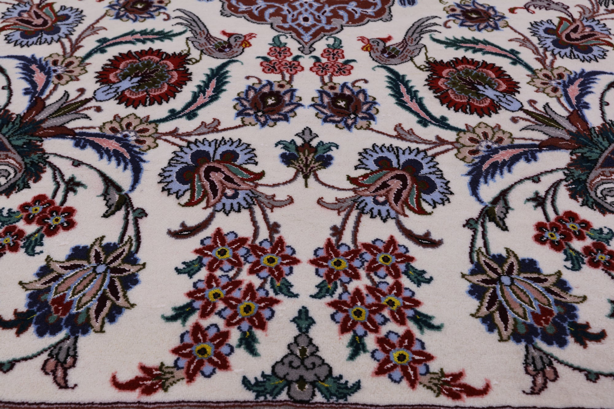Ivory Isfahan Authentic Persian Hand Knotted Wool & Silk Area Rug - 5' 3" X 7' 10" - Golden Nile