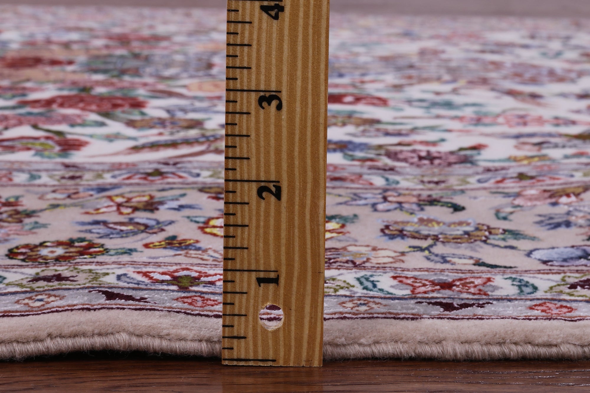 Ivory Isfahan Authentic Persian Hand Knotted Wool & Silk Area Rug - 5' 3" X 7' 10" - Golden Nile