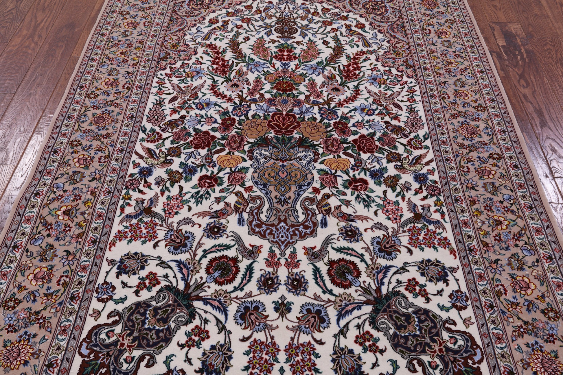 Ivory Isfahan Authentic Persian Hand Knotted Wool & Silk Area Rug - 5' 3" X 7' 10" - Golden Nile