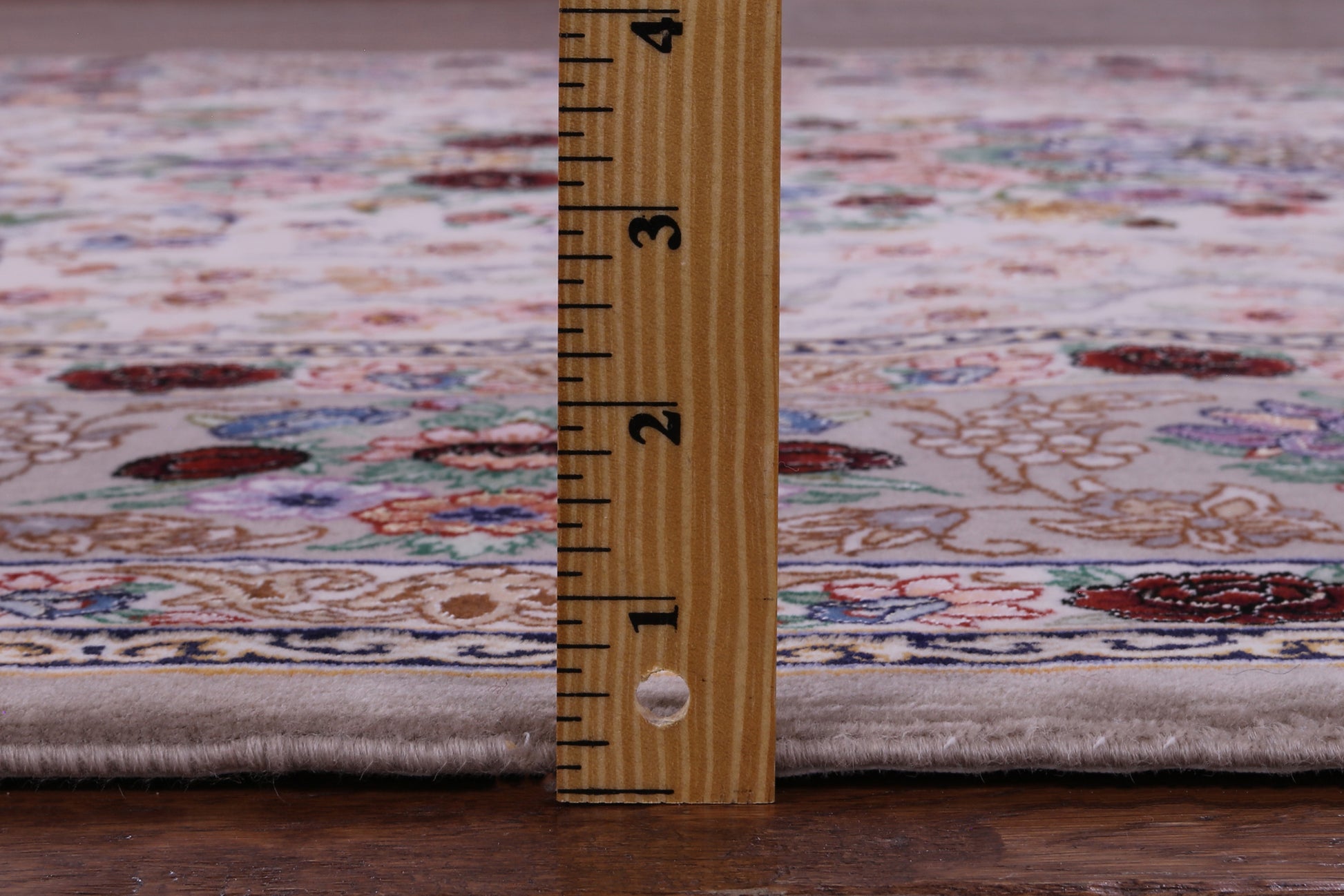 Ivory Isfahan Authentic Persian Hand Knotted Wool & Silk Area Rug - 5' 2" X 7' 11" - Golden Nile