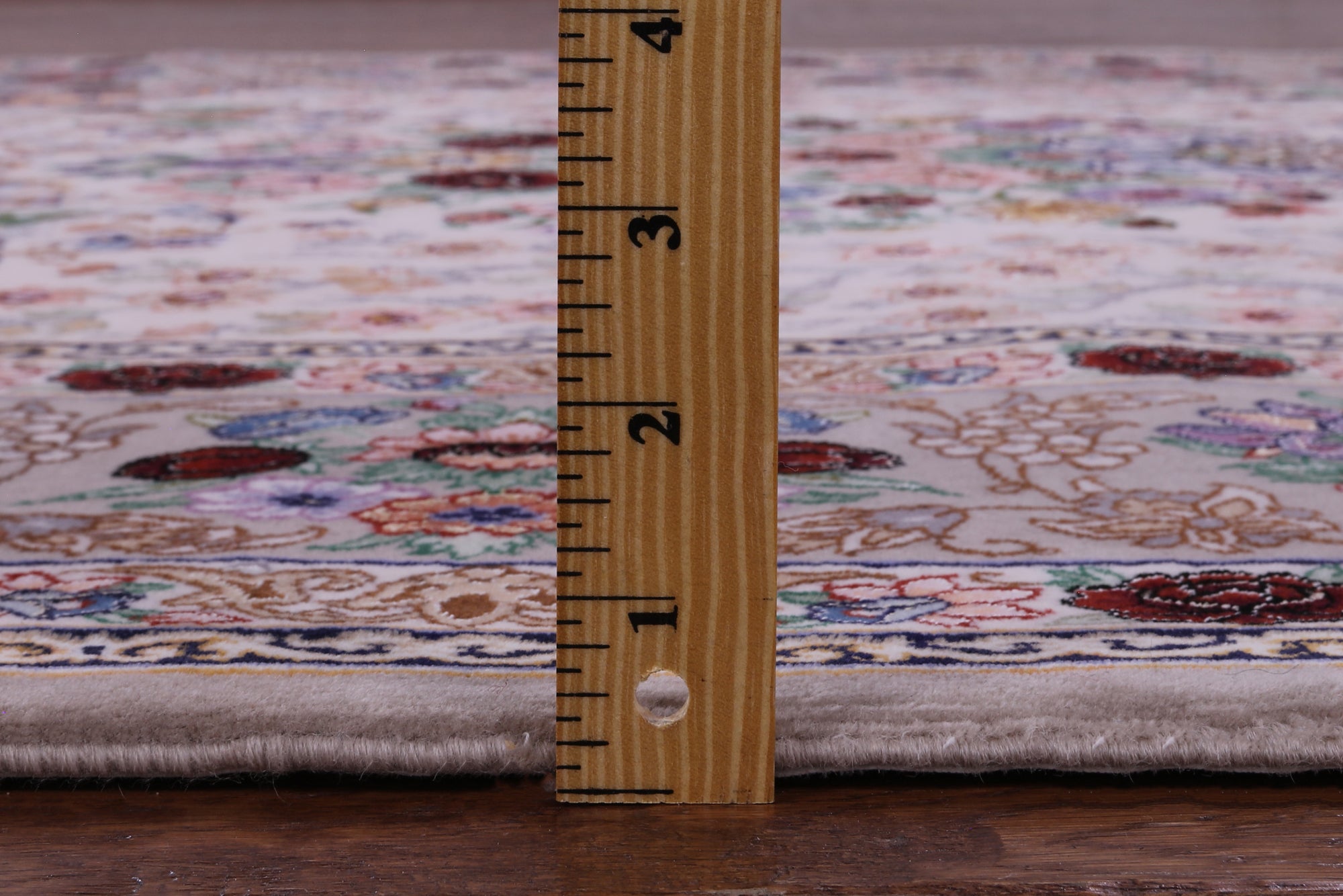 Ivory Isfahan Authentic Persian Hand Knotted Wool & Silk Area Rug - 5' 2" X 7' 11" - Golden Nile