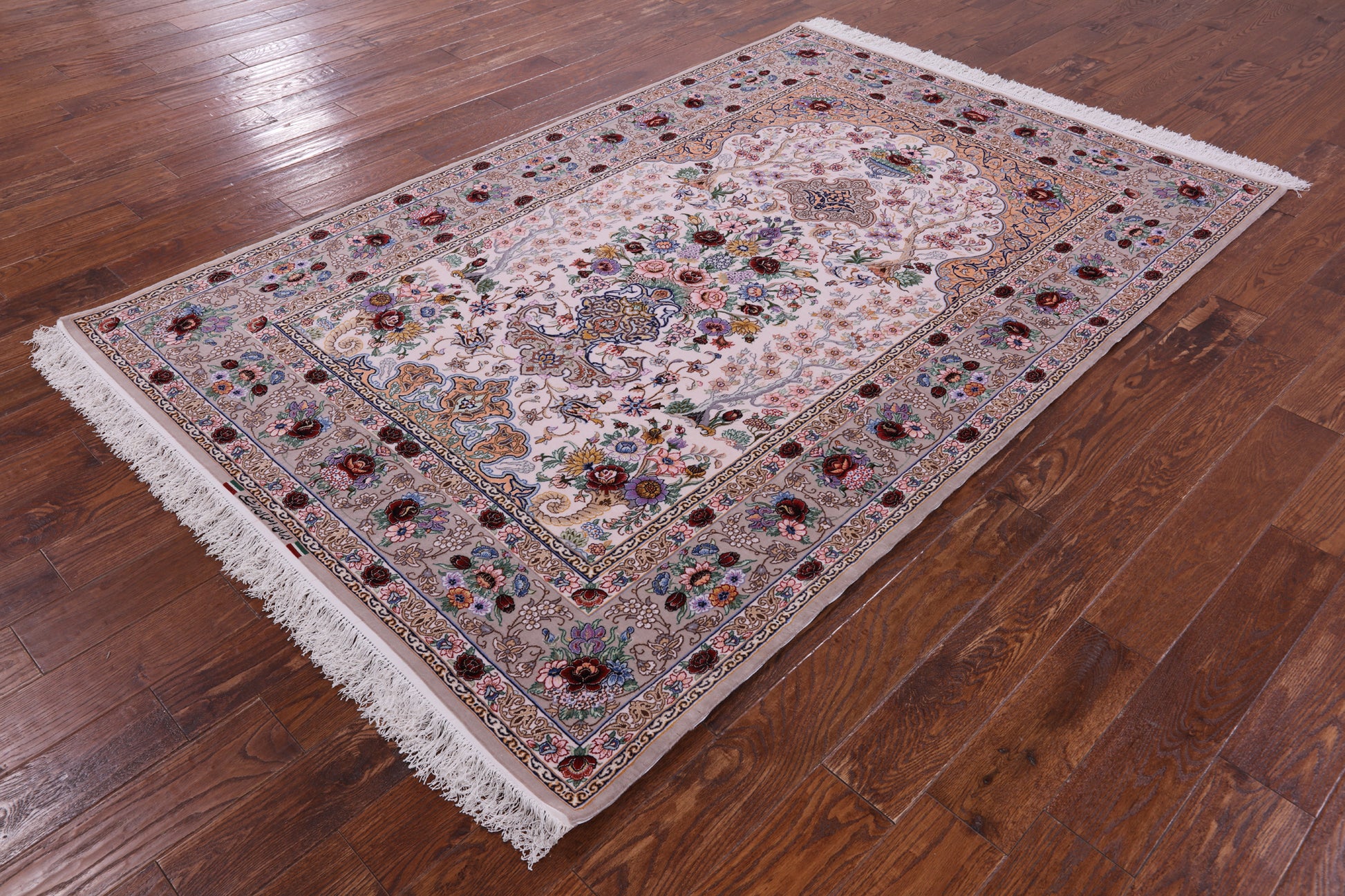 Ivory Isfahan Authentic Persian Hand Knotted Wool & Silk Area Rug - 5' 2" X 7' 11" - Golden Nile