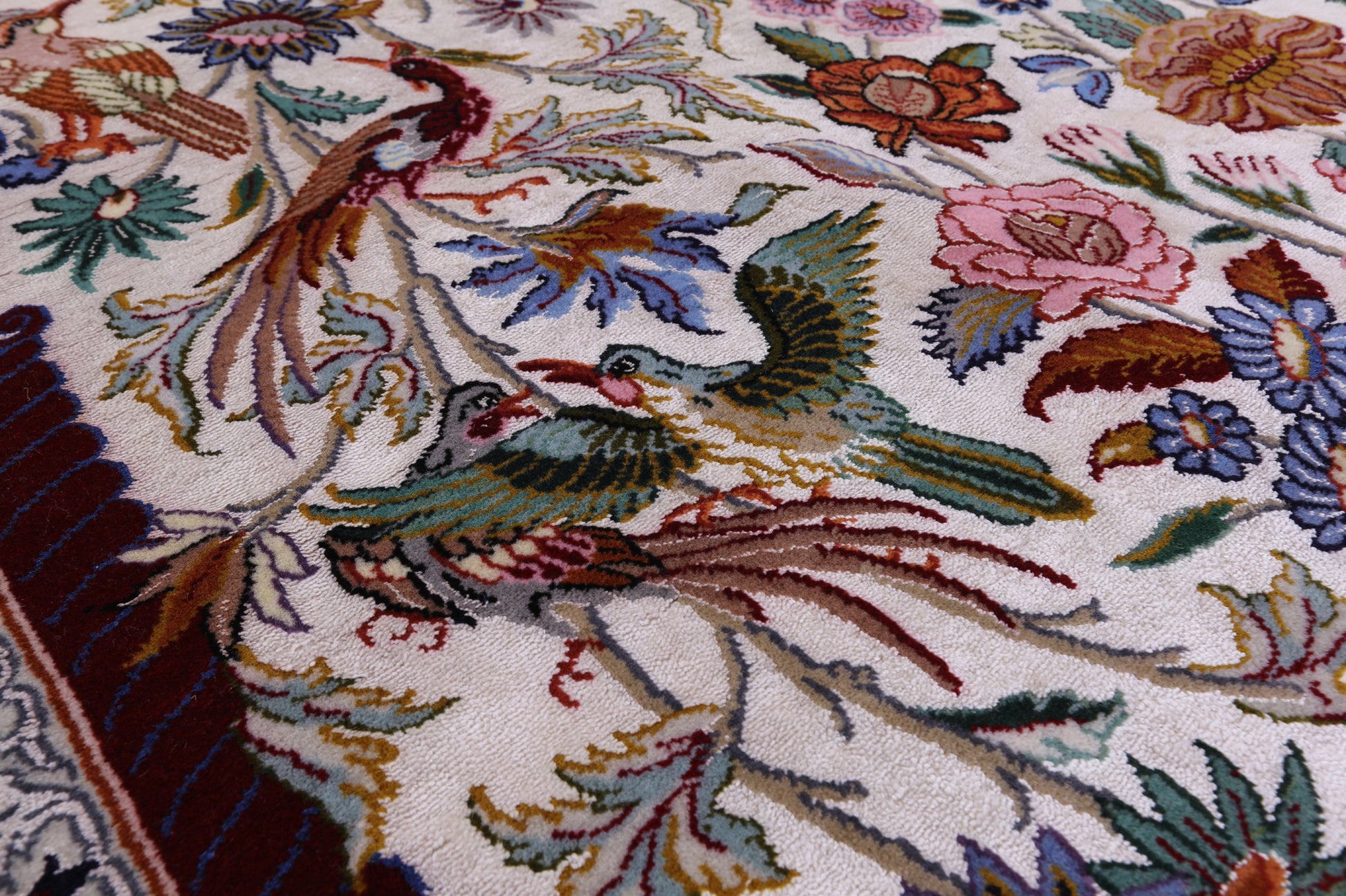 Ivory Isfahan Authentic Persian Hand Knotted Wool & Silk Area Rug - 5' 1" X 7' 7" - Golden Nile