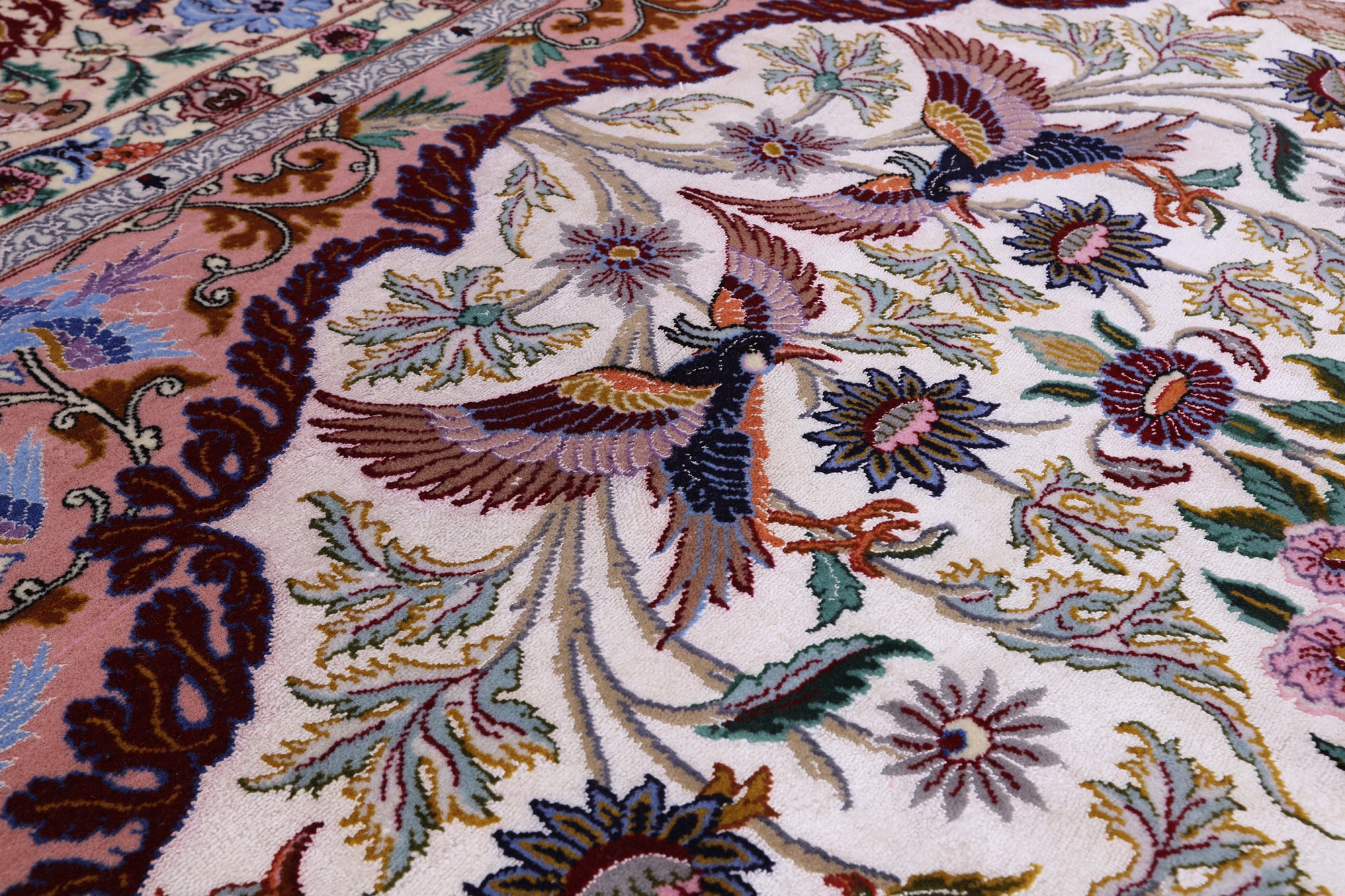 Ivory Isfahan Authentic Persian Hand Knotted Wool & Silk Area Rug - 5' 1" X 7' 7" - Golden Nile