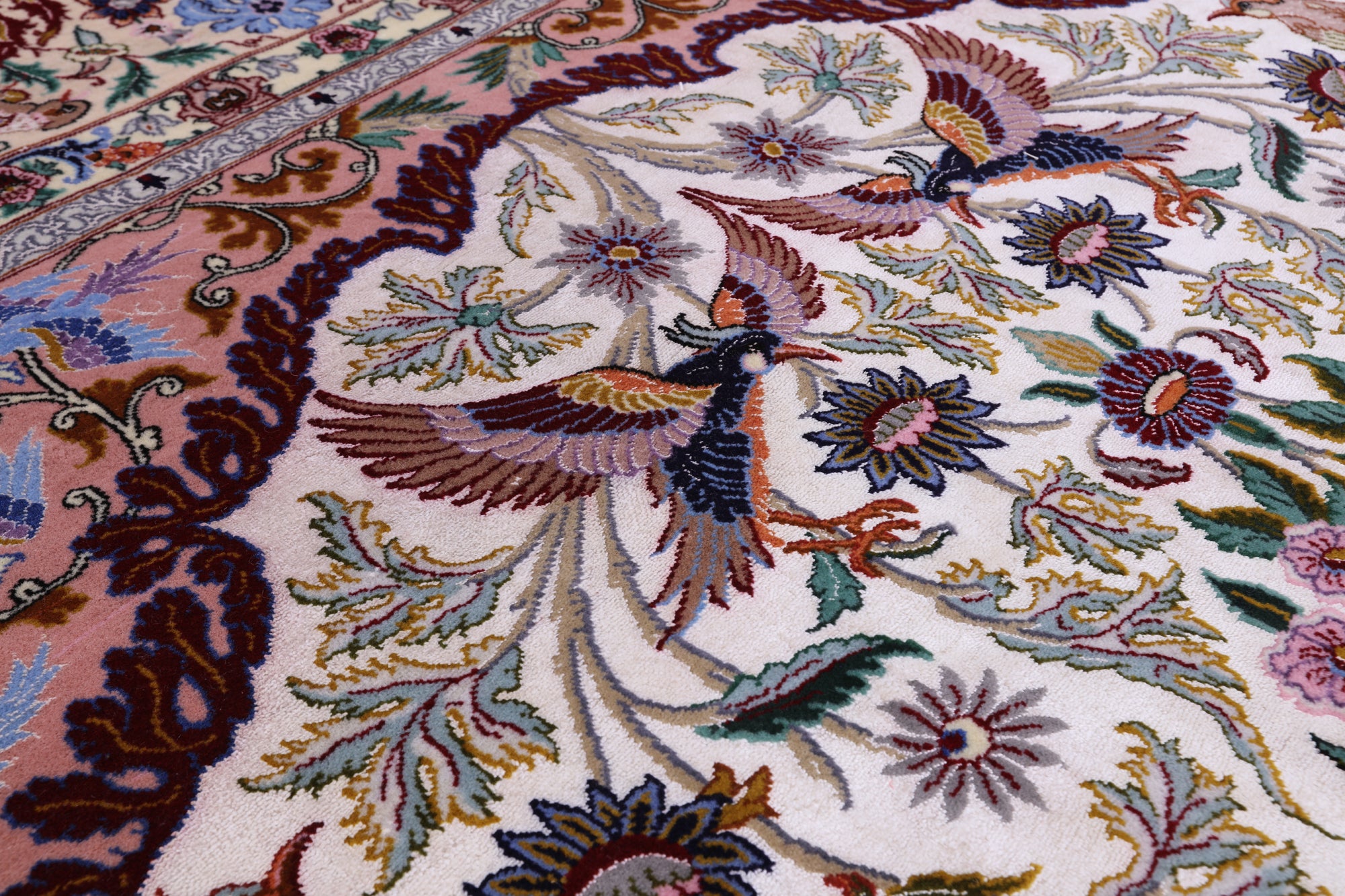 Ivory Isfahan Authentic Persian Hand Knotted Wool & Silk Area Rug - 5' 1" X 7' 7" - Golden Nile