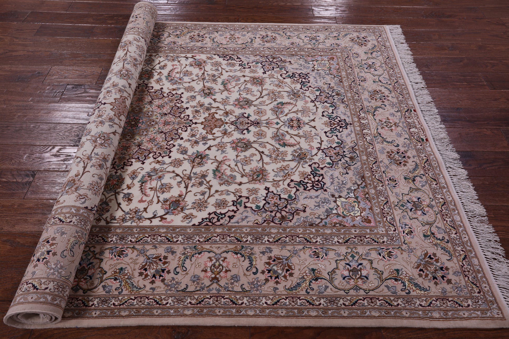 Ivory Isfahan Authentic Persian Hand Knotted Wool & Silk Area Rug - 5' 3" X 7' 8" - Golden Nile