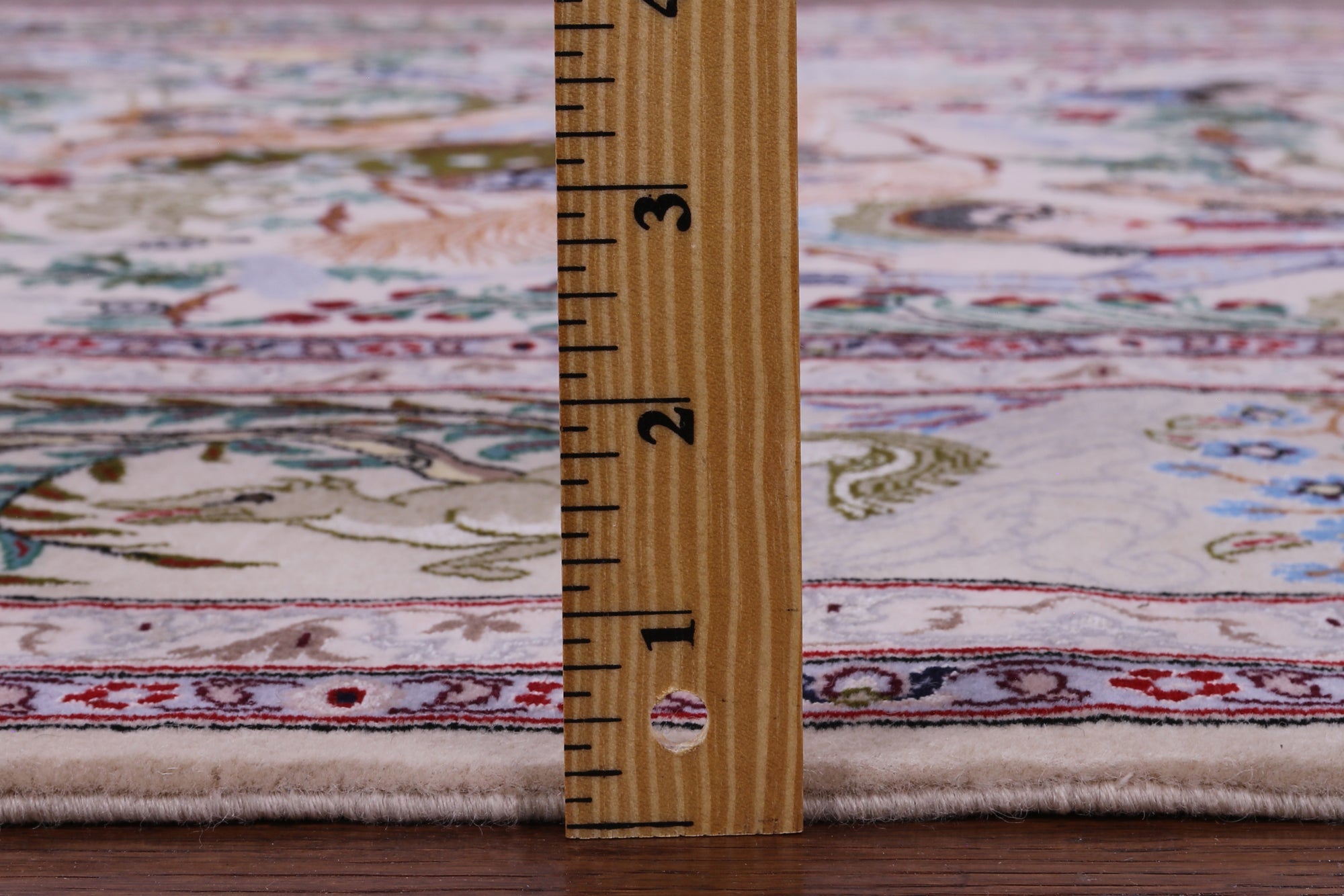 Pictorial Isfahan Authentic Persian Hand Knotted Wool & Silk Area Rug - 4' 11" X 7' 4" - Golden Nile