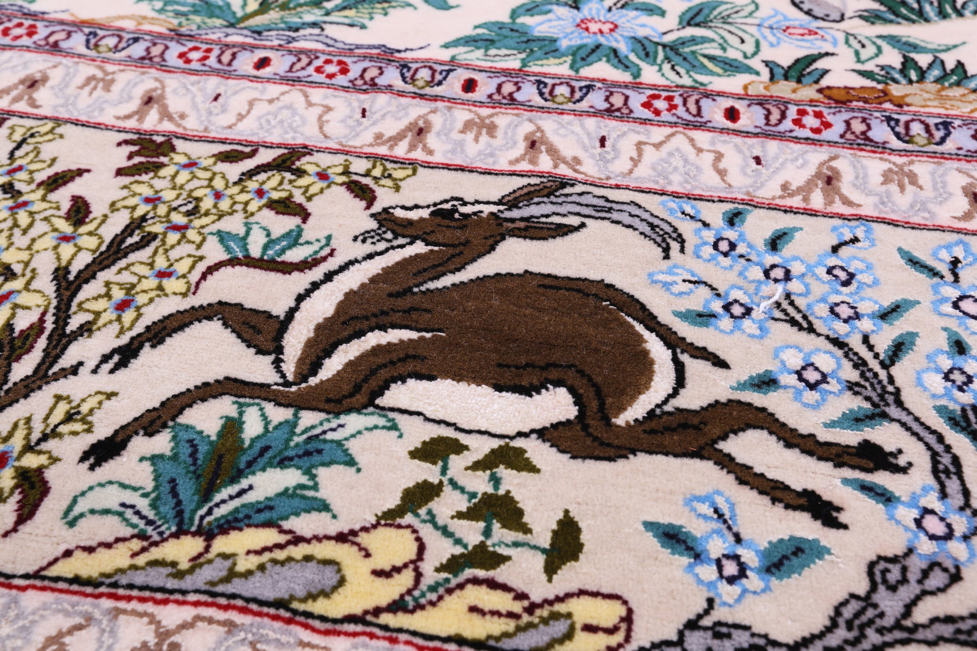 Pictorial Isfahan Authentic Persian Hand Knotted Wool & Silk Area Rug - 4' 11" X 7' 4" - Golden Nile