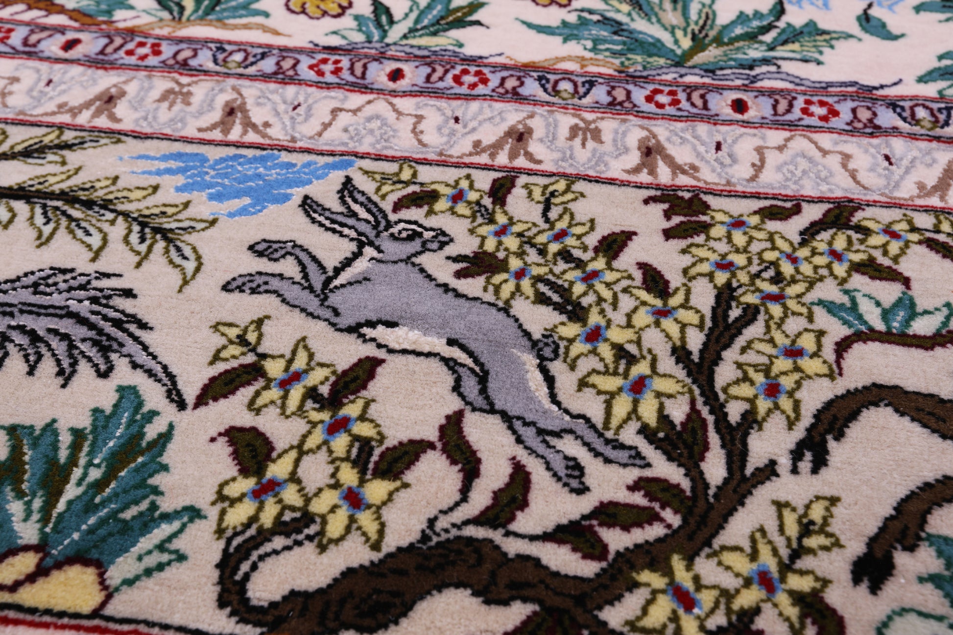 Pictorial Isfahan Authentic Persian Hand Knotted Wool & Silk Area Rug - 4' 11" X 7' 4" - Golden Nile