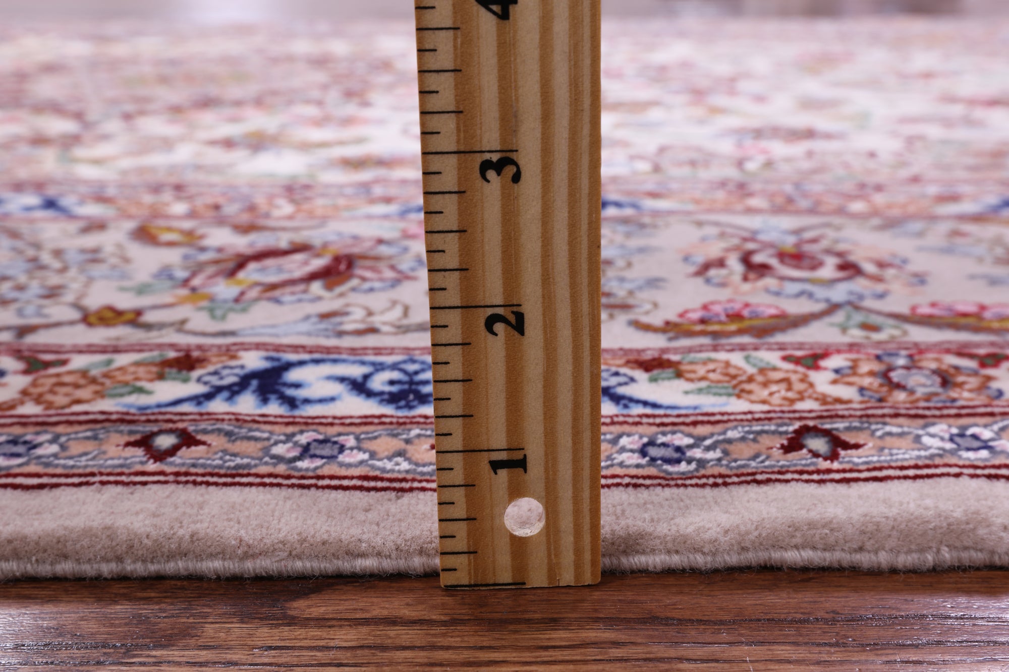 Ivory Isfahan Authentic Persian Hand Knotted Wool & Silk Area Rug - 5' 2" X 7' 8" - Golden Nile