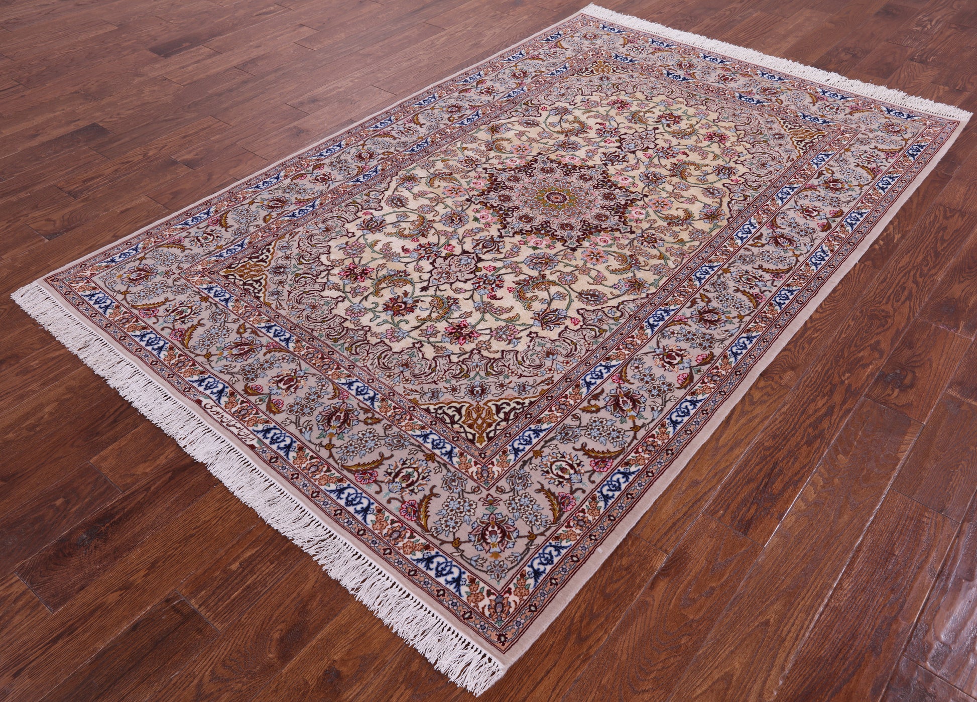Ivory Isfahan Authentic Persian Hand Knotted Wool & Silk Area Rug - 5' 2" X 7' 8" - Golden Nile