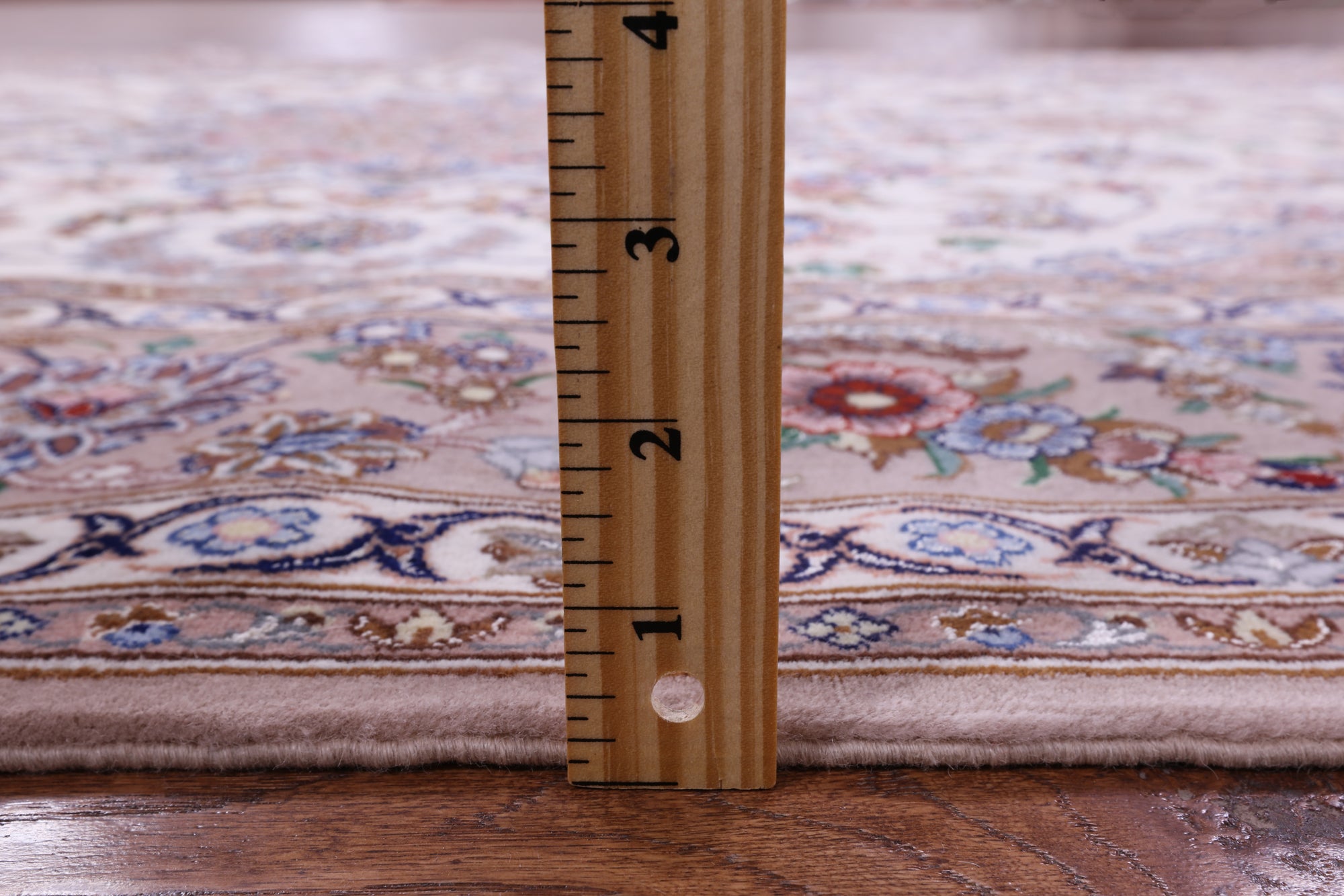 Ivory Isfahan Authentic Persian Hand Knotted Wool & Silk Area Rug - 5' 3" X 7' 9" - Golden Nile