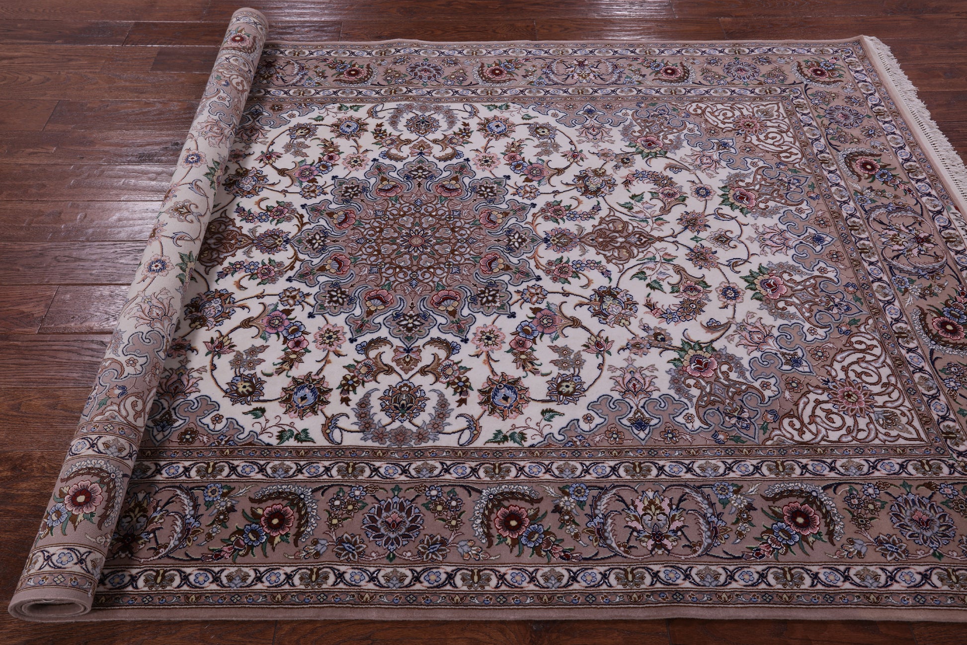 Ivory Isfahan Authentic Persian Hand Knotted Wool & Silk Area Rug - 5' 3" X 7' 9" - Golden Nile