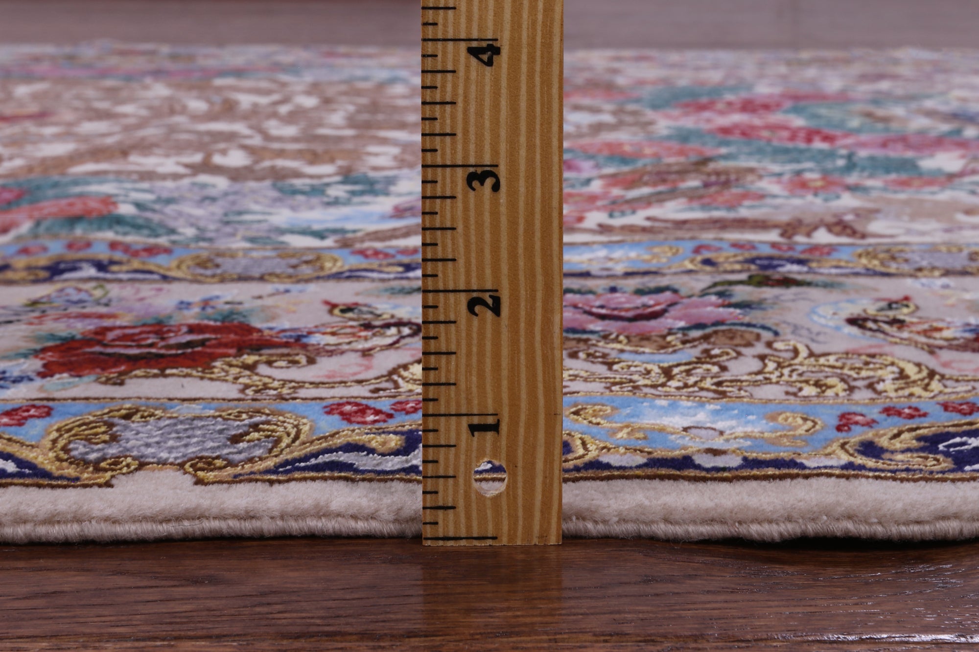 Ivory Isfahan Authentic Persian Hand Knotted Wool & Silk Area Rug - 5' 1" X 7' 4" - Golden Nile