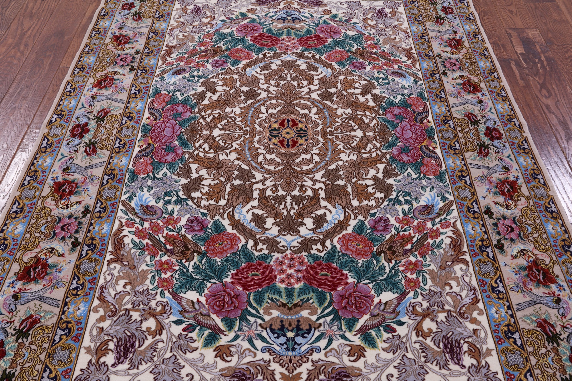 Ivory Isfahan Authentic Persian Hand Knotted Wool & Silk Area Rug - 5' 1" X 7' 4" - Golden Nile