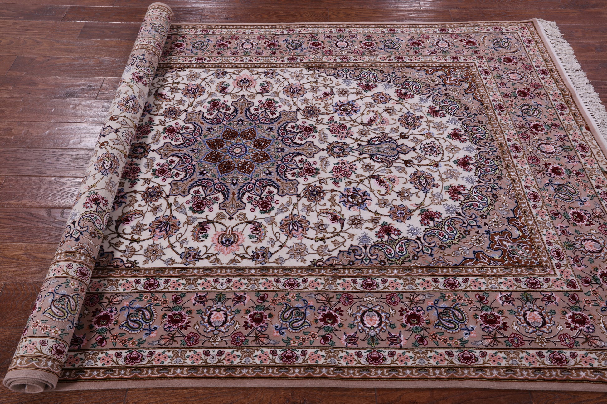 Ivory Isfahan Authentic Persian Hand Knotted Wool & Silk Area Rug - 5' 2" X 7' 9" - Golden Nile