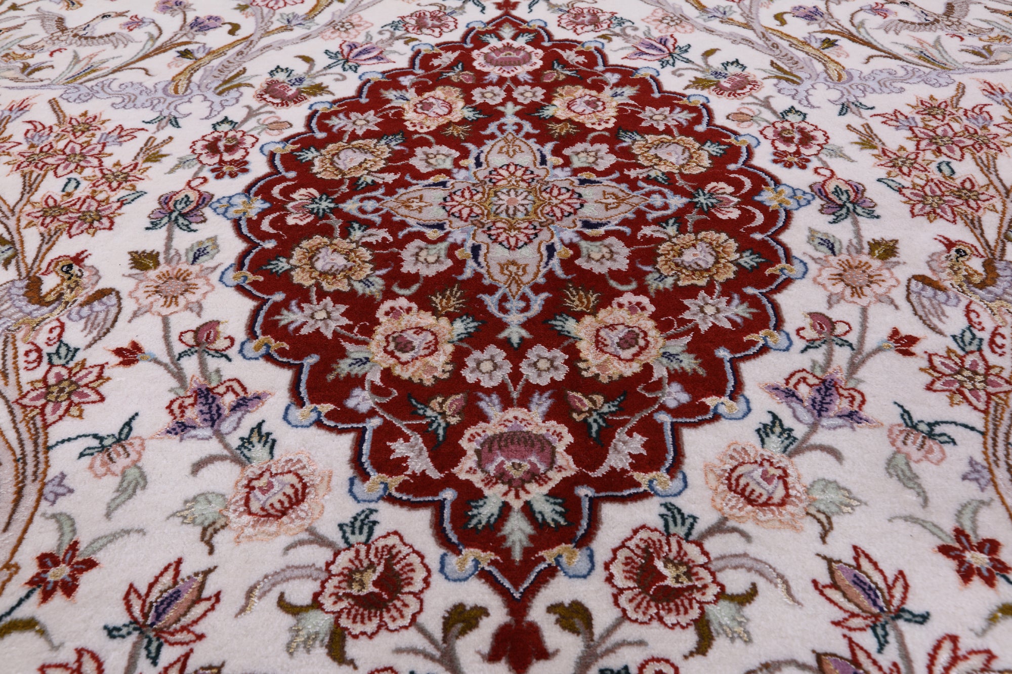 Ivory Isfahan Authentic Persian Hand Knotted Wool & Silk Area Rug - 5' 1" X 7' 9" - Golden Nile