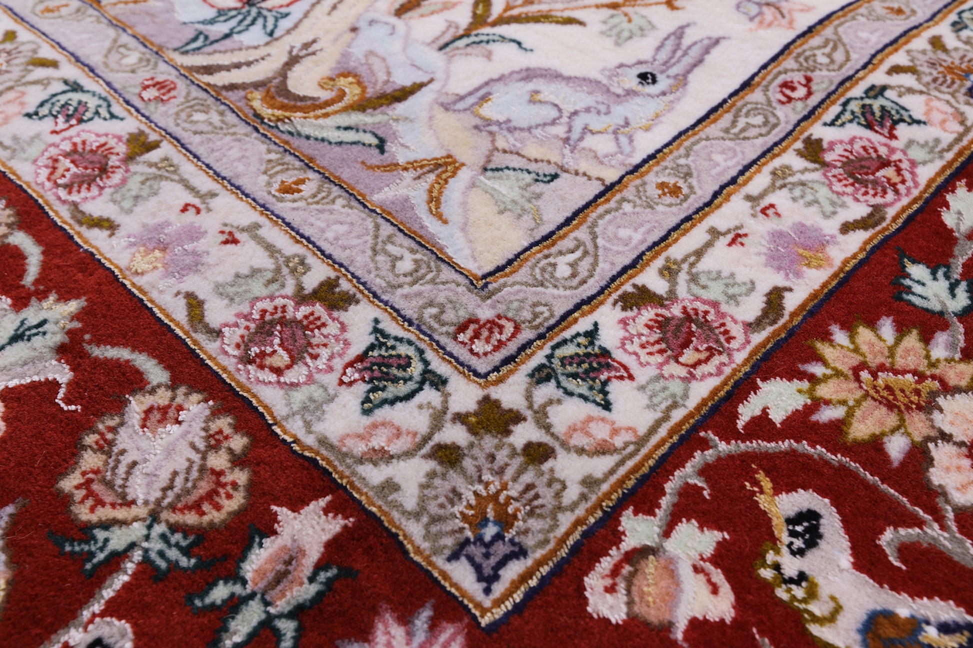 Ivory Isfahan Authentic Persian Hand Knotted Wool & Silk Area Rug - 5' 1" X 7' 9" - Golden Nile