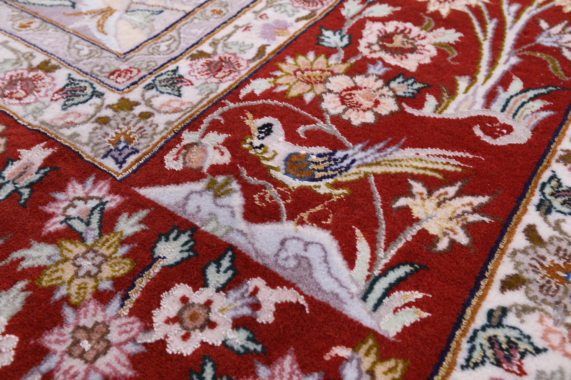 Ivory Isfahan Authentic Persian Hand Knotted Wool & Silk Area Rug - 5' 1" X 7' 9" - Golden Nile