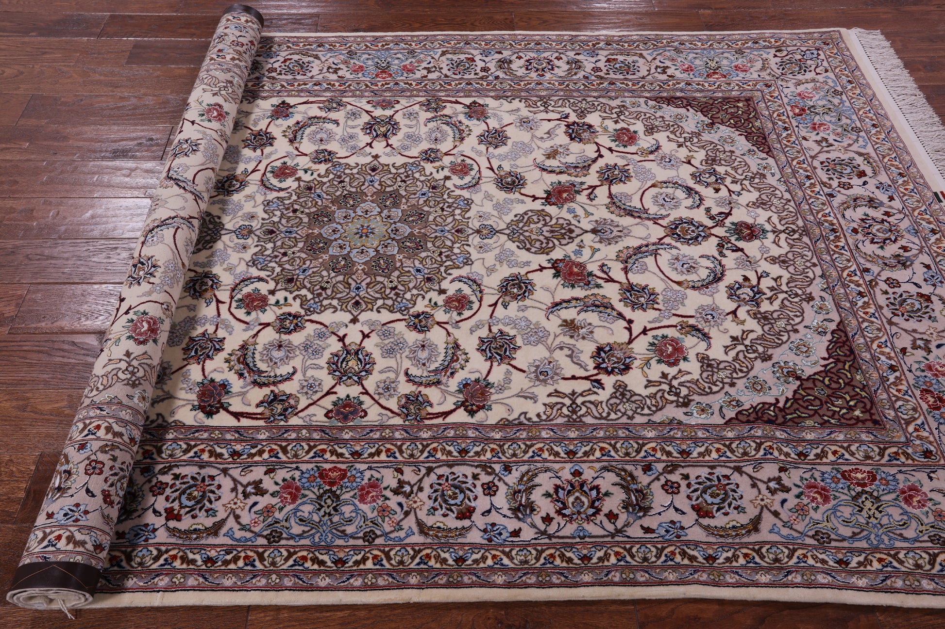 Ivory Isfahan Authentic Persian Hand Knotted Wool & Silk Area Rug - 5' 1" X 8' 1" - Golden Nile
