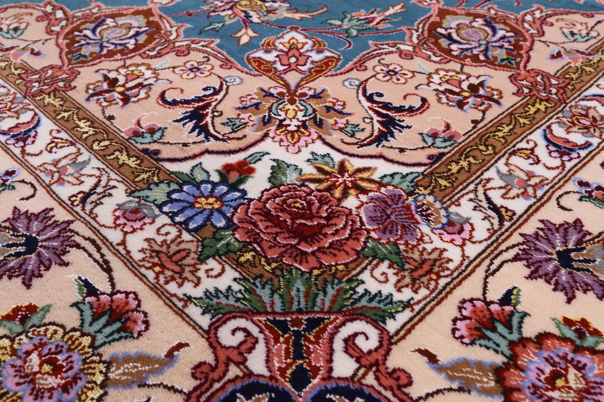 Signed Isfahan Authentic Persian Hand Knotted Wool & Silk Area Rug - 4' 11" X 7' 5" - Golden Nile