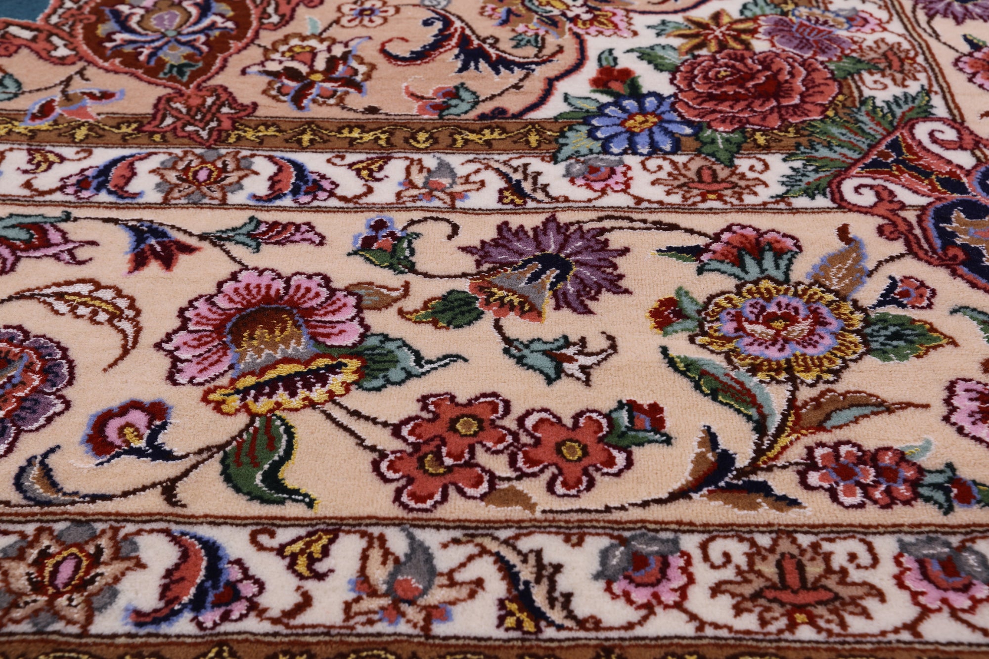 Signed Isfahan Authentic Persian Hand Knotted Wool & Silk Area Rug - 4' 11" X 7' 5" - Golden Nile