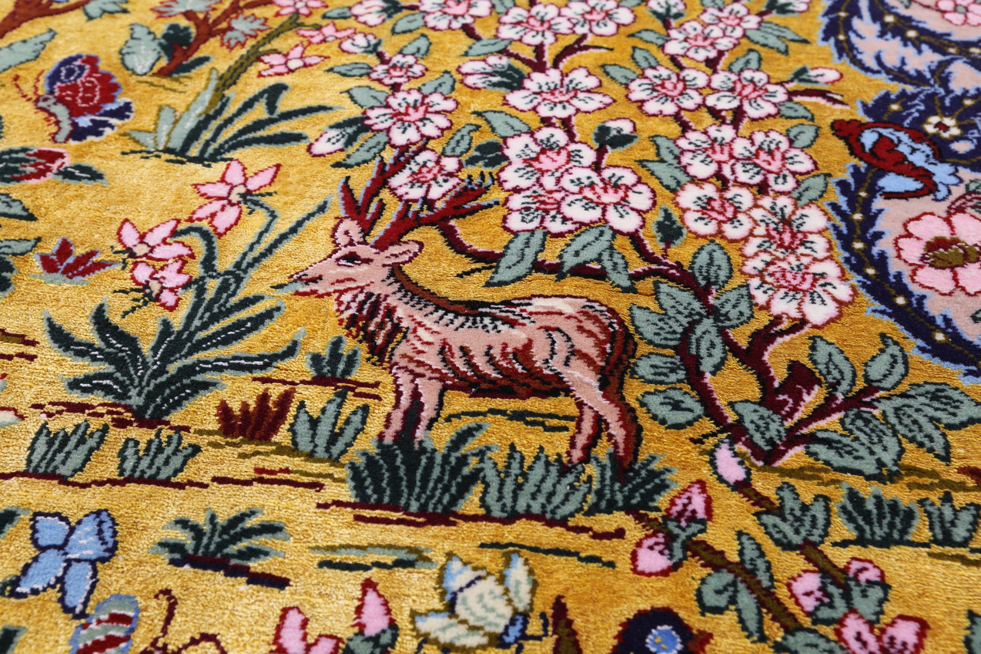 Gold Signed Isfahan Authentic Persian Hand Knotted Wool & Silk Area Rug - 4' 9" X 7' 3" - Golden Nile