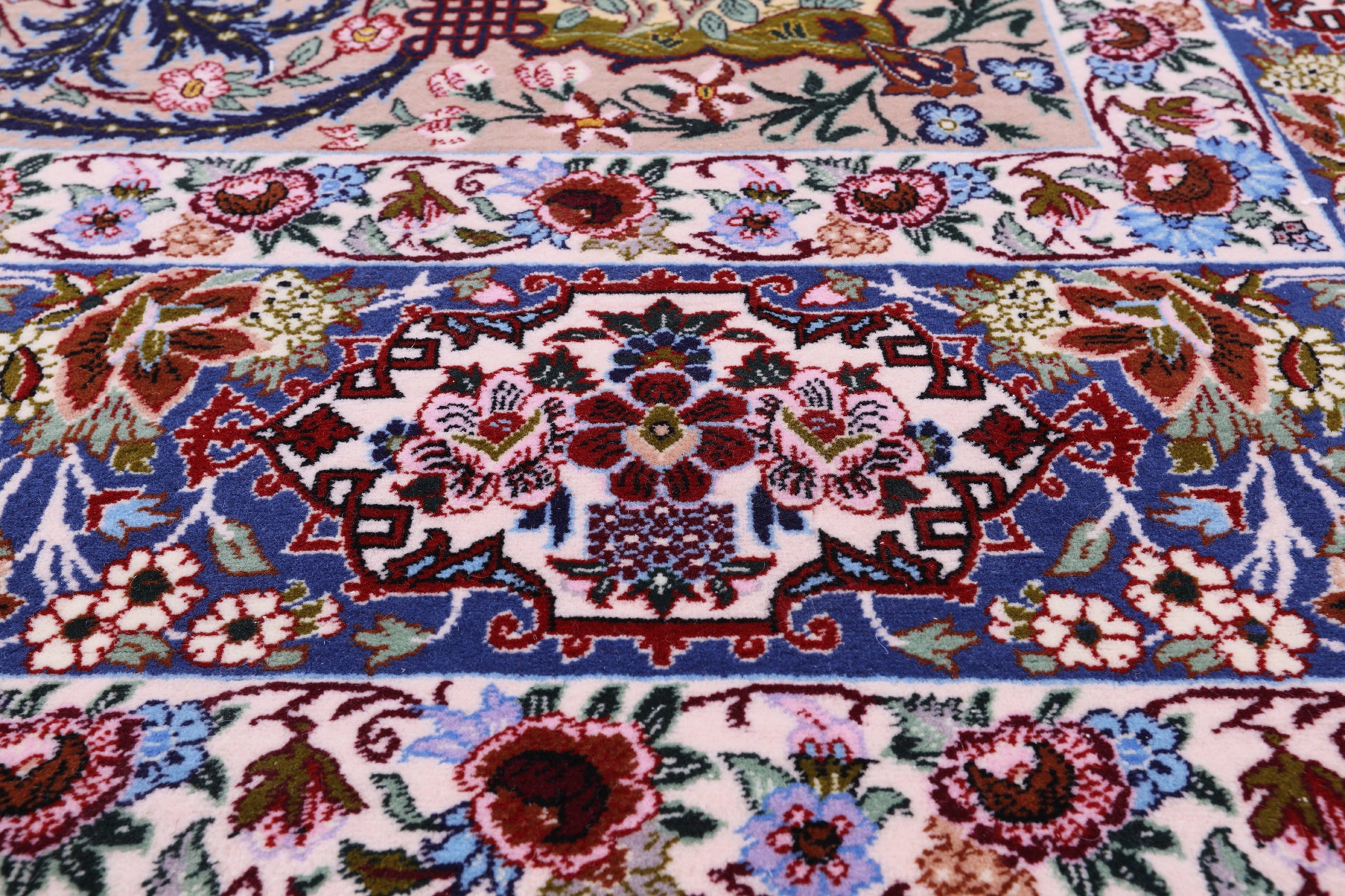 Gold Signed Isfahan Authentic Persian Hand Knotted Wool & Silk Area Rug - 4' 9" X 7' 3" - Golden Nile