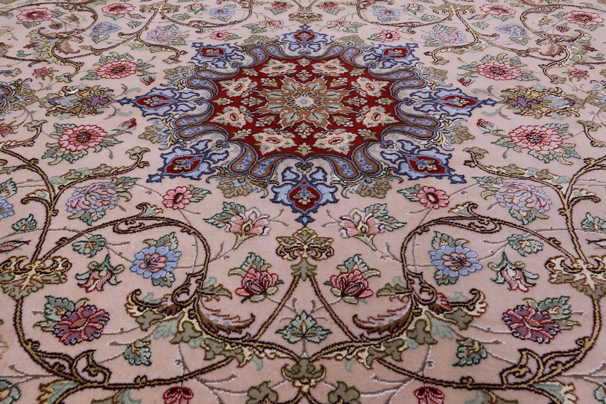 Ivory Signed Isfahan Authentic Persian Hand Knotted Wool & Silk Area Rug - 5' 1" X 7' 10" - Golden Nile
