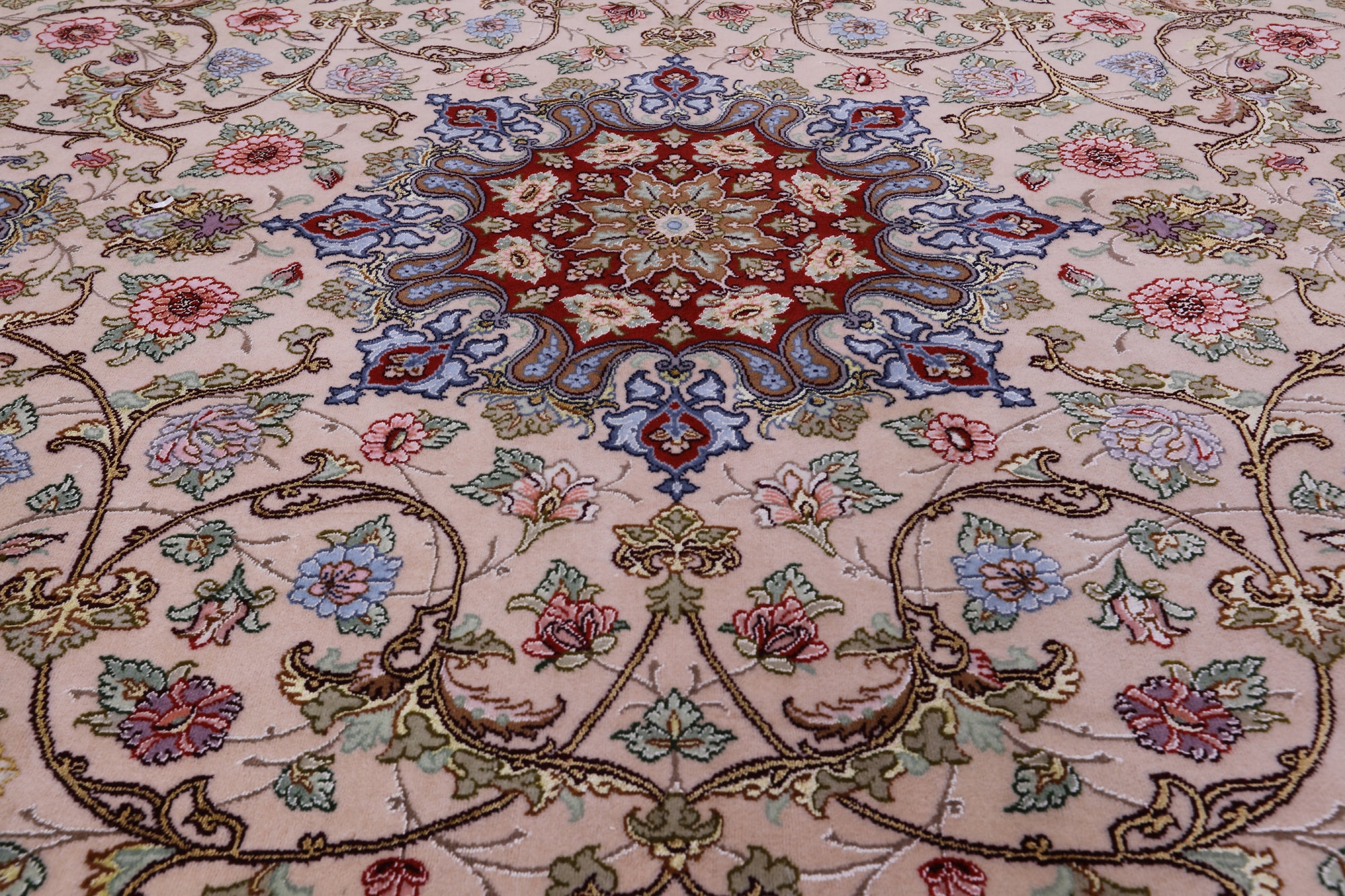 Ivory Signed Isfahan Authentic Persian Hand Knotted Wool & Silk Area Rug - 5' 1" X 7' 10" - Golden Nile