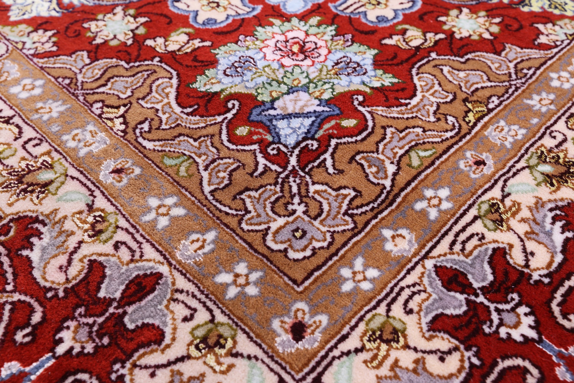 Ivory Signed Isfahan Authentic Persian Hand Knotted Wool & Silk Area Rug - 5' 1" X 7' 10" - Golden Nile