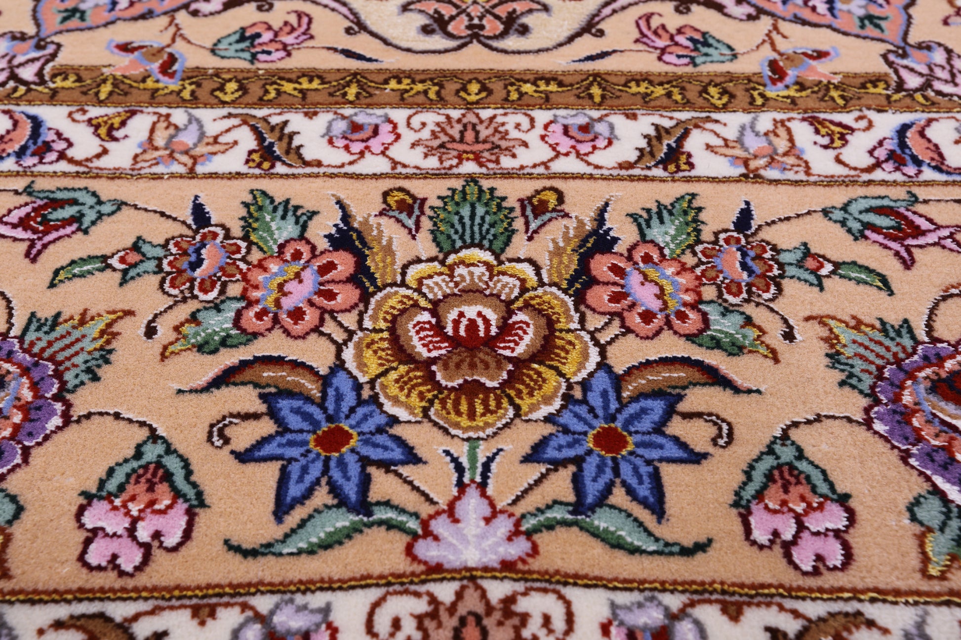 Ivory Signed Isfahan Authentic Persian Hand Knotted Wool & Silk Area Rug - 5' 1" X 7' 8" - Golden Nile
