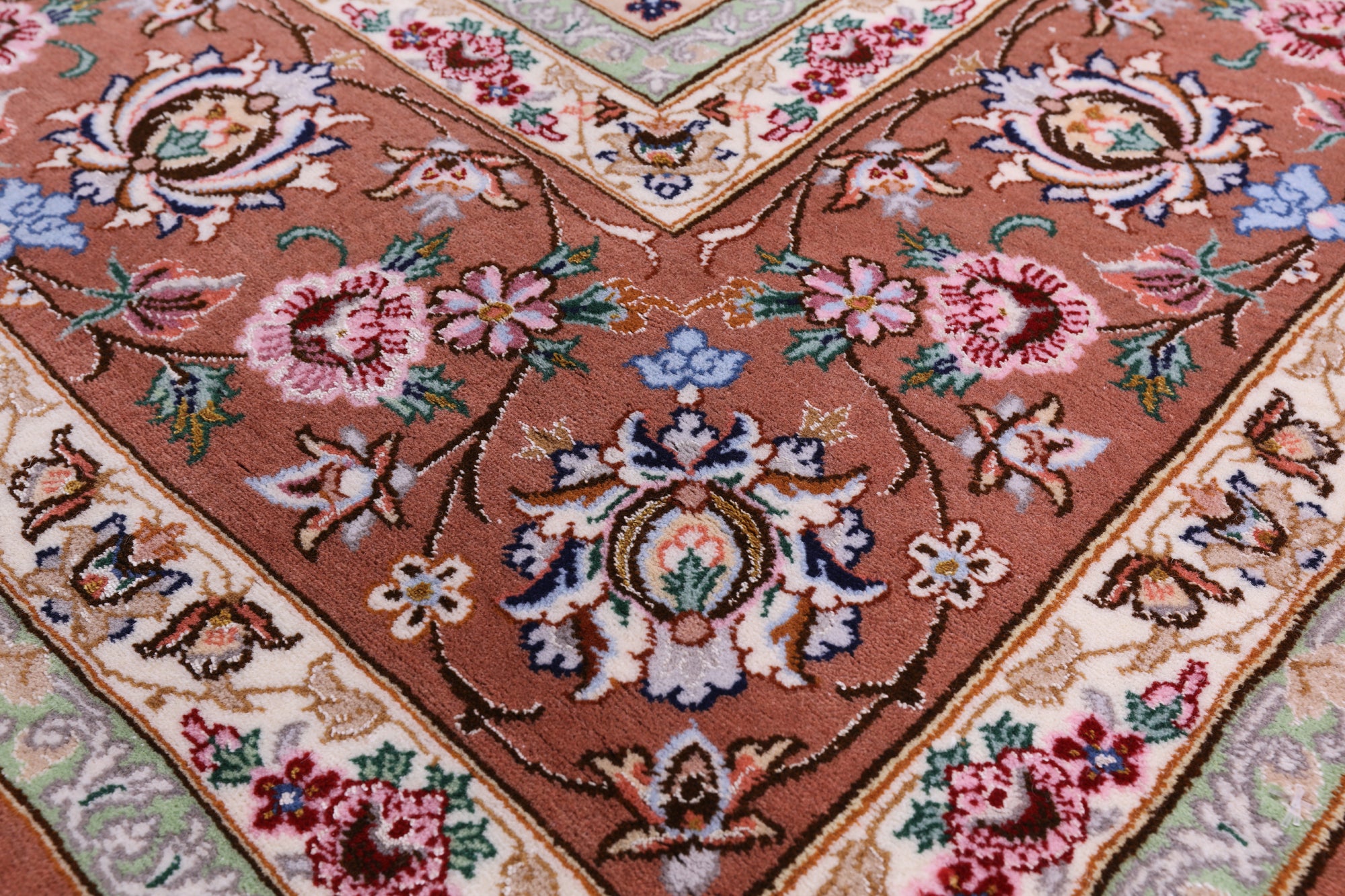 Ivory Signed Isfahan Authentic Persian Hand Knotted Wool & Silk Area Rug - 5' 1" X 7' 7" - Golden Nile