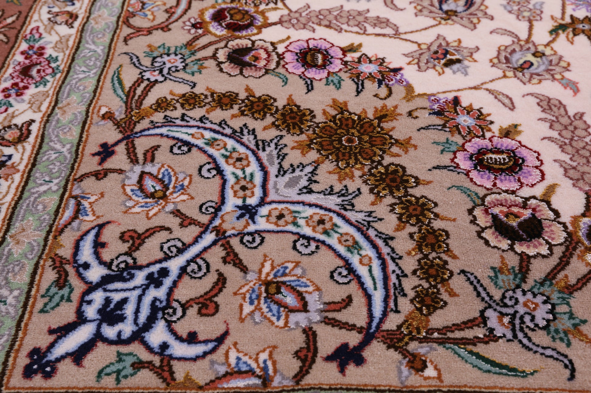 Ivory Signed Isfahan Authentic Persian Hand Knotted Wool & Silk Area Rug - 5' 1" X 7' 7" - Golden Nile