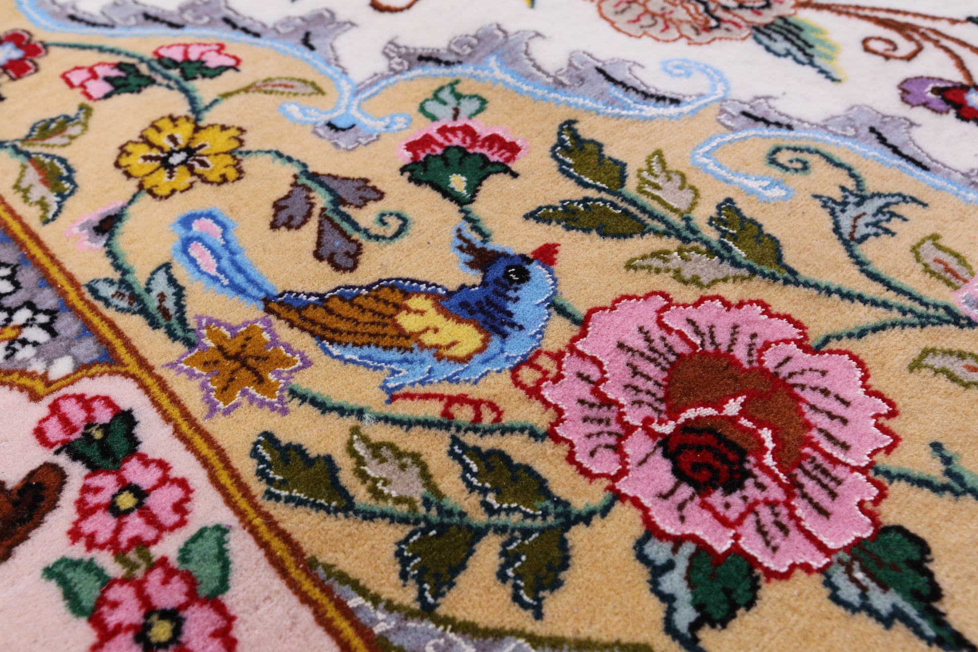 Ivory Signed Isfahan Authentic Persian Hand Knotted Wool & Silk Area Rug - 3' 9" X 5' 7" - Golden Nile
