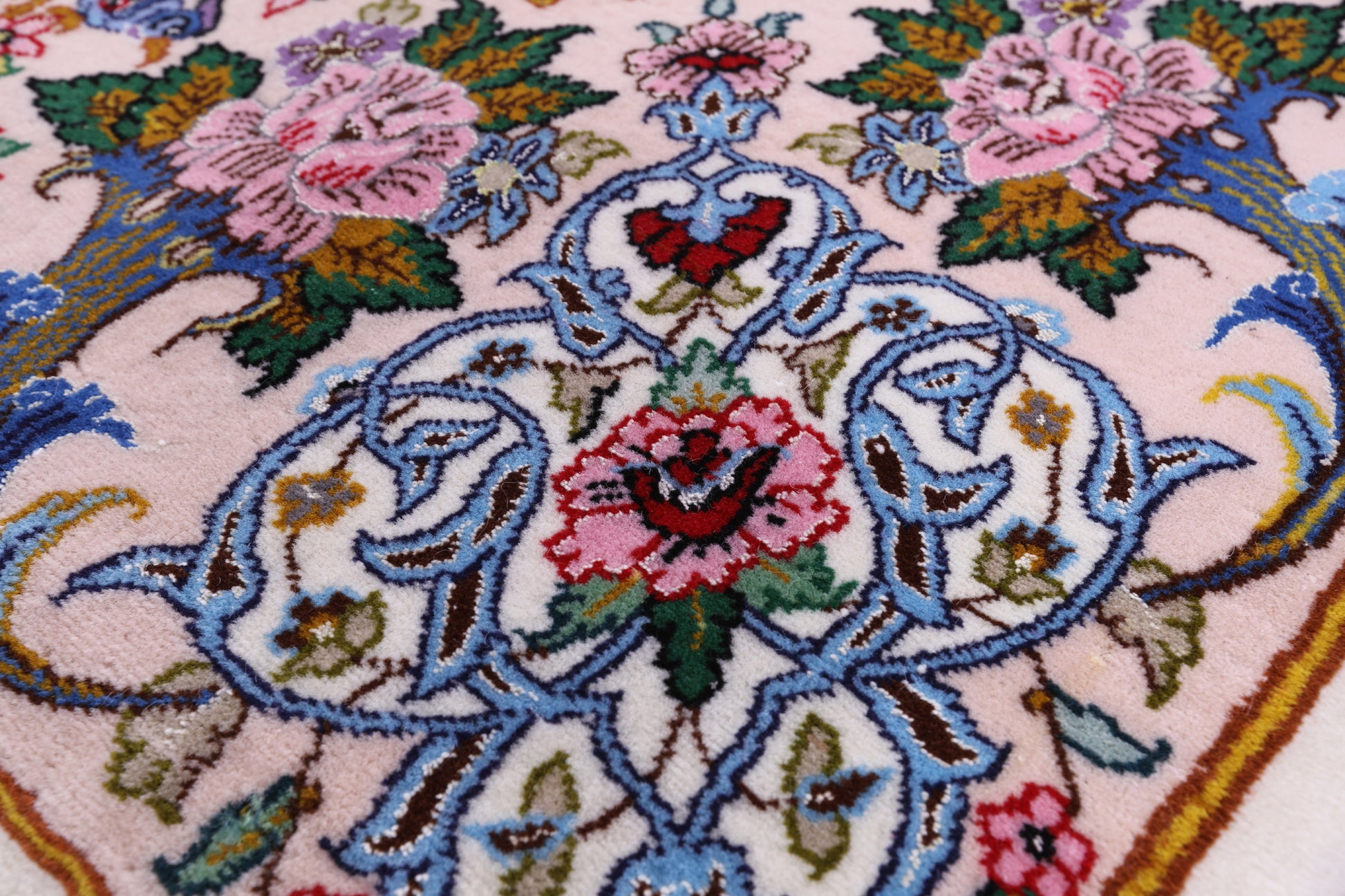 Ivory Signed Isfahan Authentic Persian Hand Knotted Wool & Silk Area Rug - 3' 9" X 5' 7" - Golden Nile