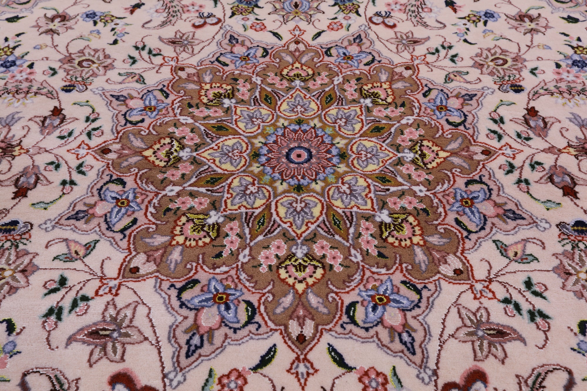Ivory Signed Isfahan Authentic Persian Hand Knotted Wool & Silk Area Rug - 4' 3" X 6' 8" - Golden Nile