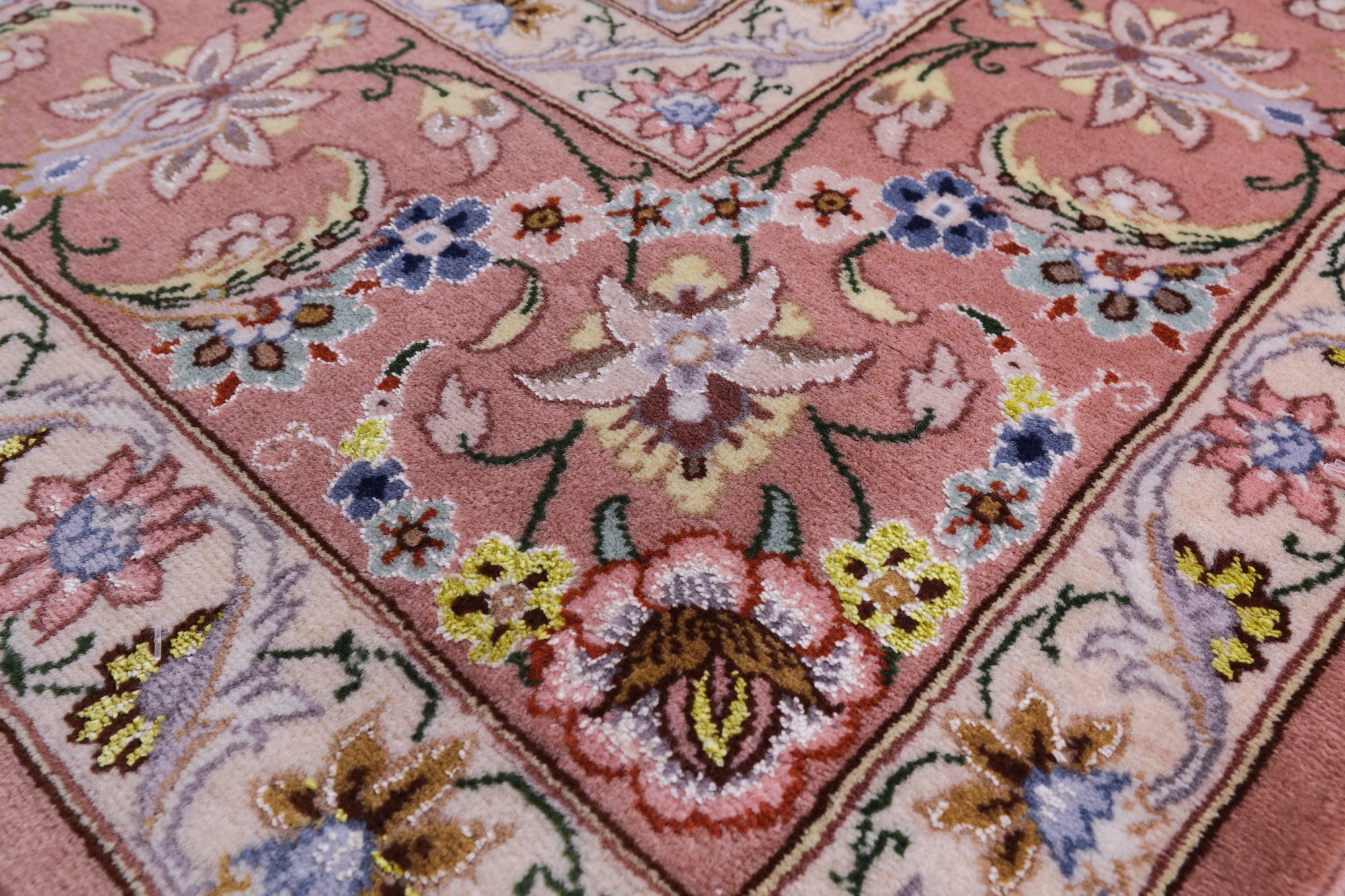 Ivory Signed Isfahan Authentic Persian Hand Knotted Wool & Silk Area Rug - 4' 3" X 6' 8" - Golden Nile
