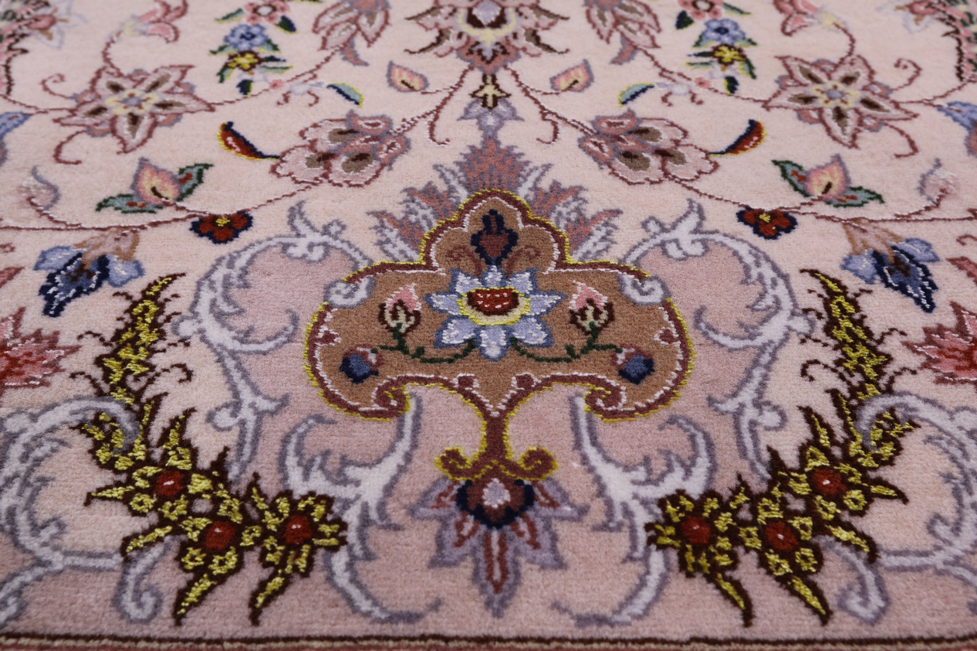 Ivory Signed Isfahan Authentic Persian Hand Knotted Wool & Silk Area Rug - 4' 3" X 6' 8" - Golden Nile