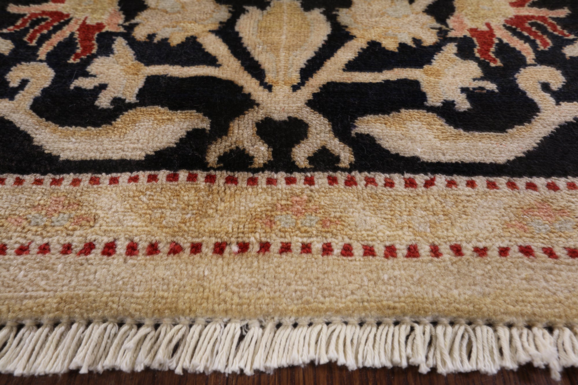 Ivory Peshawar Handmade Wool Area Rug - 6' 1" X 9' 0" - Golden Nile