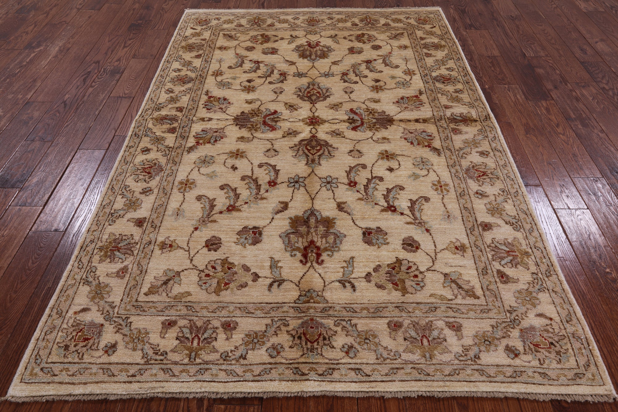 Ivory Peshawar Hand Knotted Wool Rug - 5' 6" X 8' 2" - Golden Nile