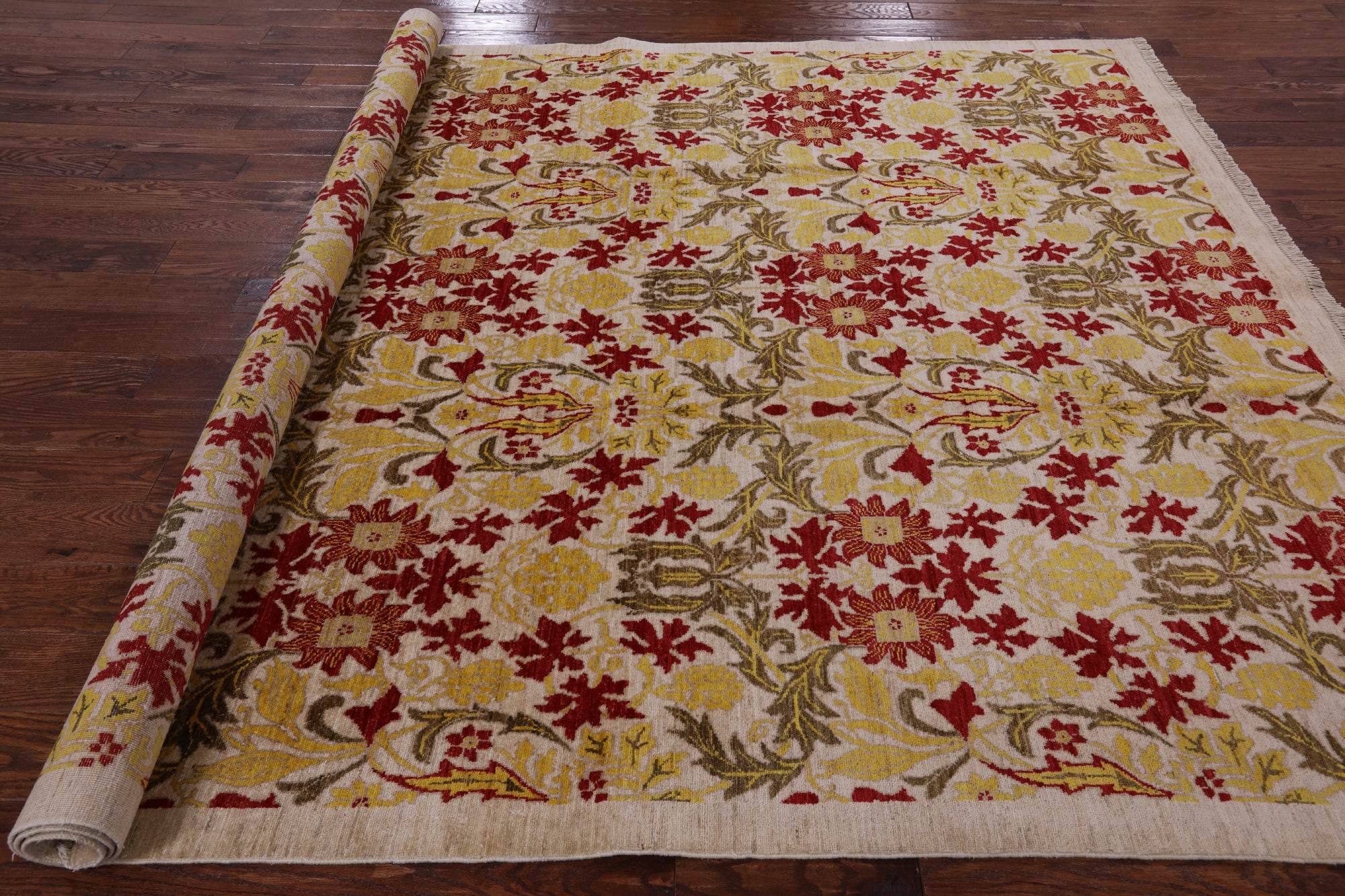 Ivory William Morris Hand Knotted Wool Area Rug - 4' 10" X 7' 9" - Golden Nile